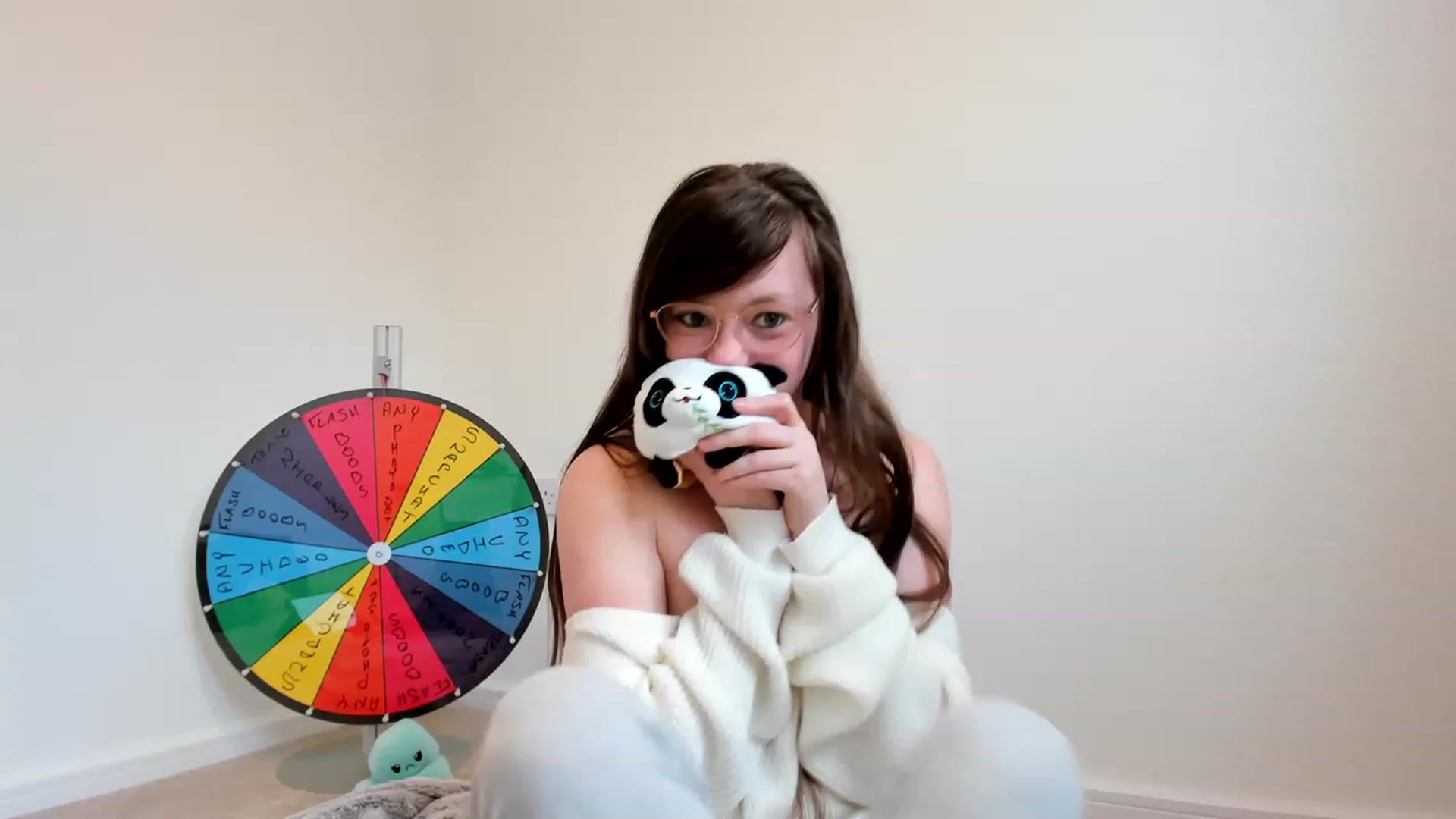 Gallery image thumbnail from JessieBear_'s myfreecams stream on, 03/28/2023, 17:09 image 10 of 20