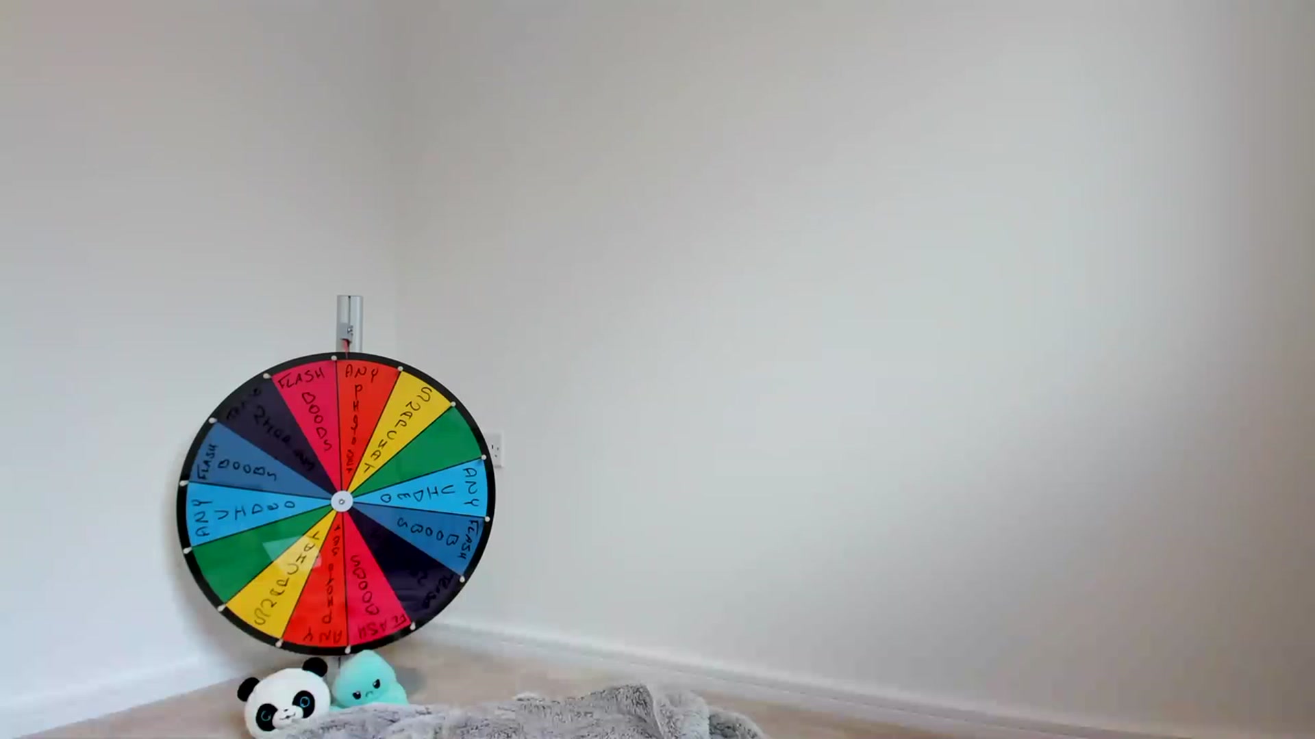 Gallery image thumbnail from JessieBear_'s myfreecams stream on, 03/28/2023, 17:09 image 12 of 20