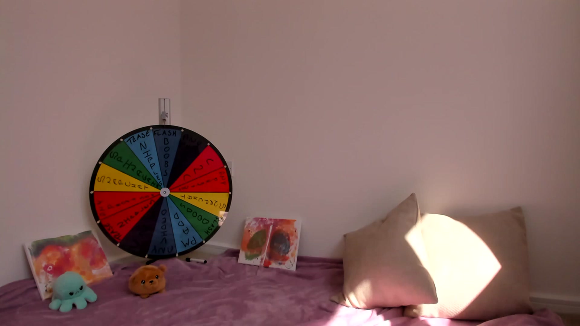 Gallery image thumbnail from JessieBear_'s myfreecams stream on, 04/18/2023, 11:38 image 6 of 20