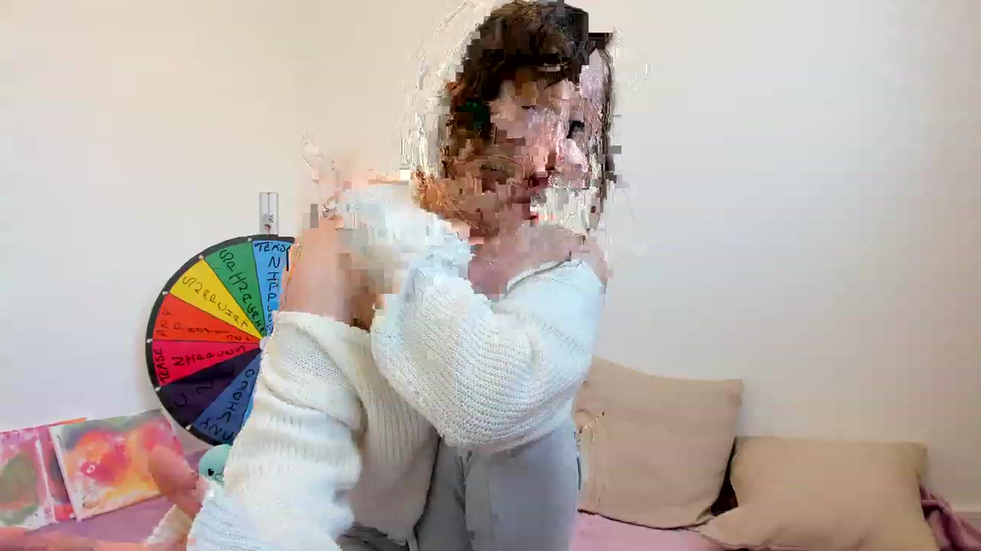 Gallery image thumbnail from JessieBear_'s myfreecams stream on, 04/19/2023, 15:29 image 19 of 20