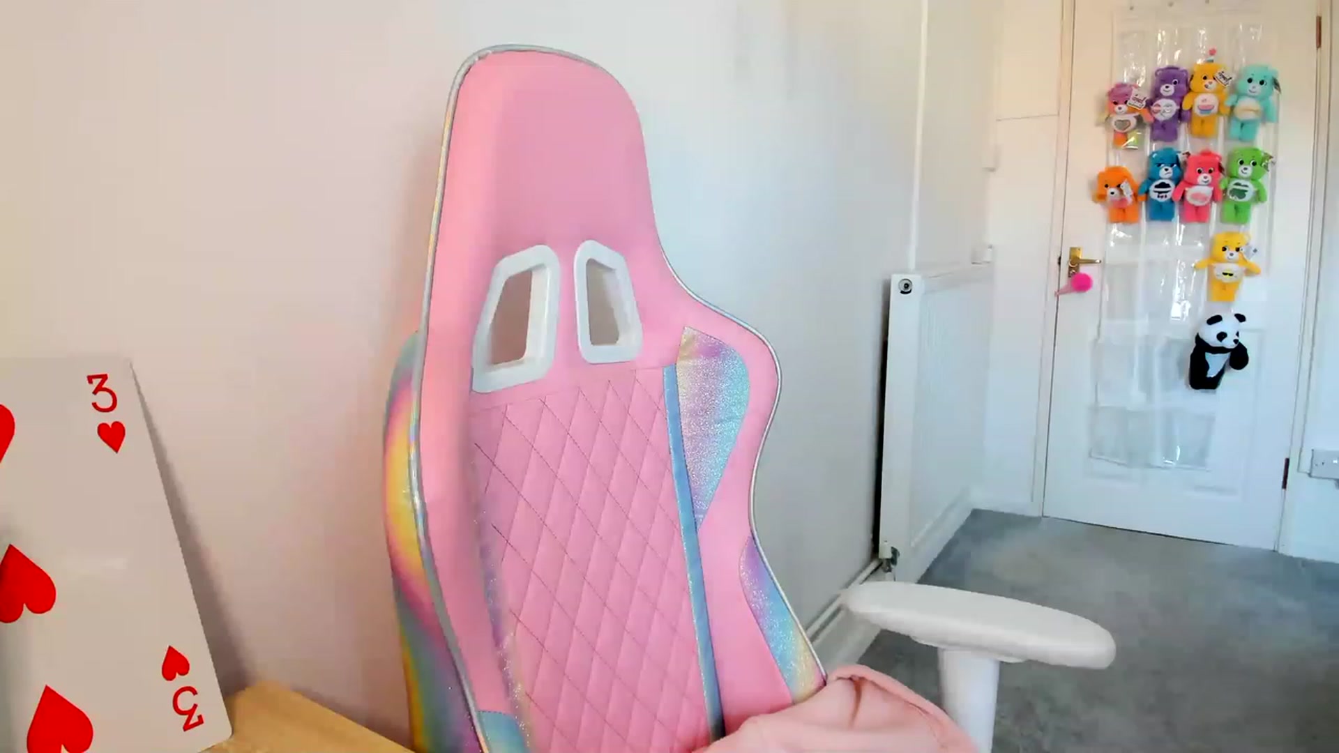 Gallery image thumbnail from JessieBear_'s myfreecams stream on, 04/20/2023, 18:22 image 11 of 20
