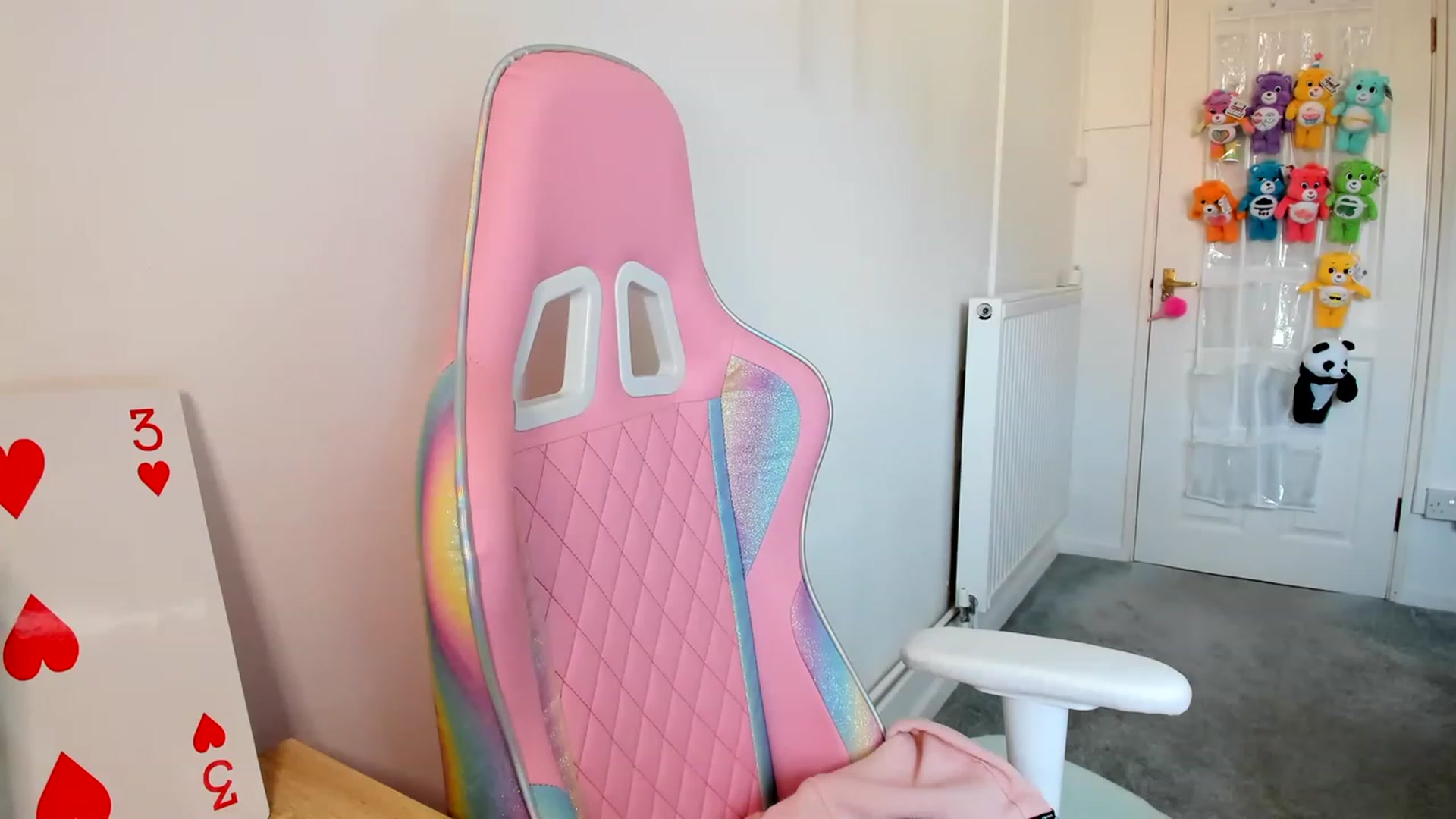 Gallery image thumbnail from JessieBear_'s myfreecams stream on, 04/20/2023, 18:22 image 13 of 20