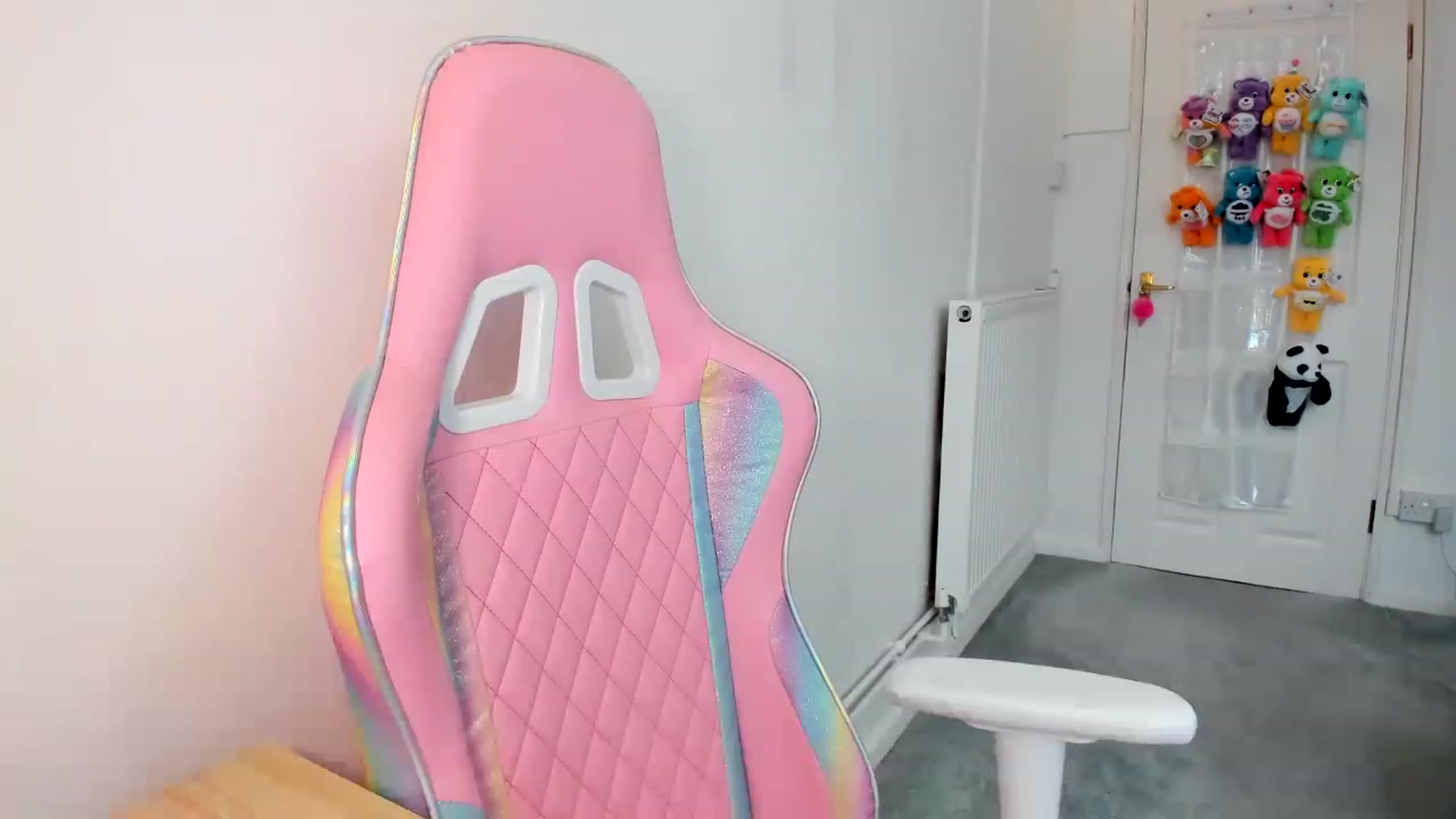 Gallery image thumbnail from JessieBear_'s myfreecams stream on, 04/21/2023, 16:50 image 19 of 20
