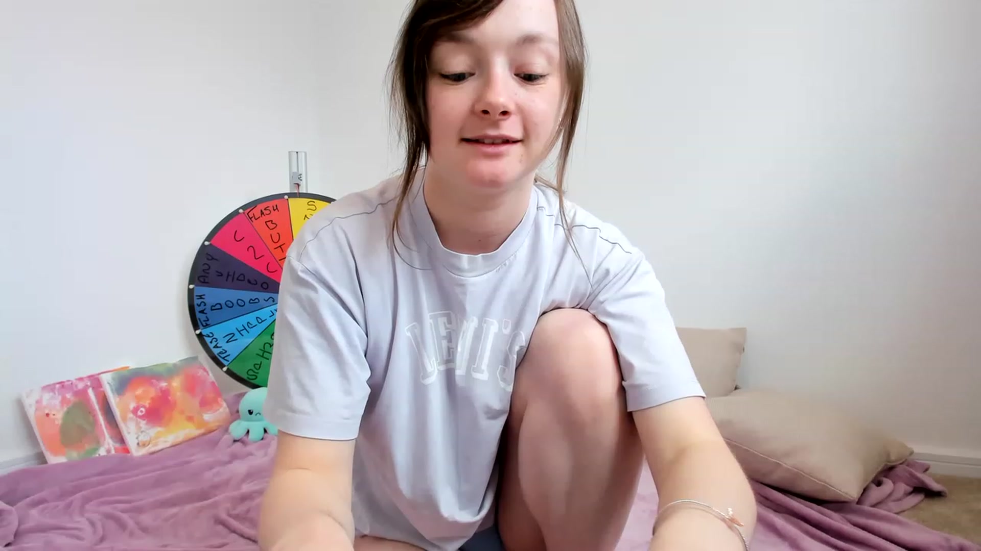 Gallery image thumbnail from JessieBear_'s myfreecams stream on, 04/25/2023, 15:36 image 12 of 20