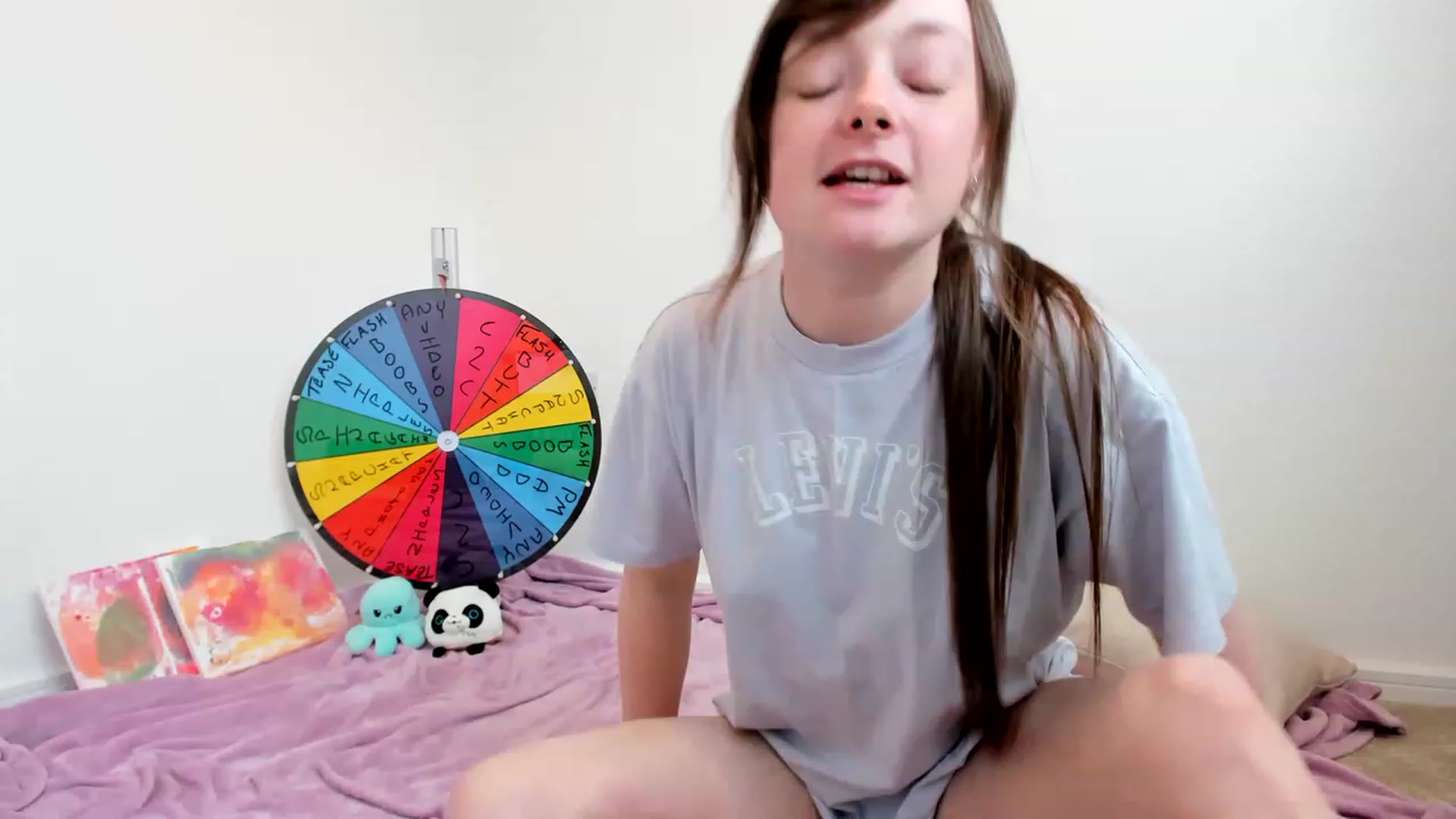 Gallery image thumbnail from JessieBear_'s myfreecams stream on, 04/25/2023, 17:54 image 12 of 20