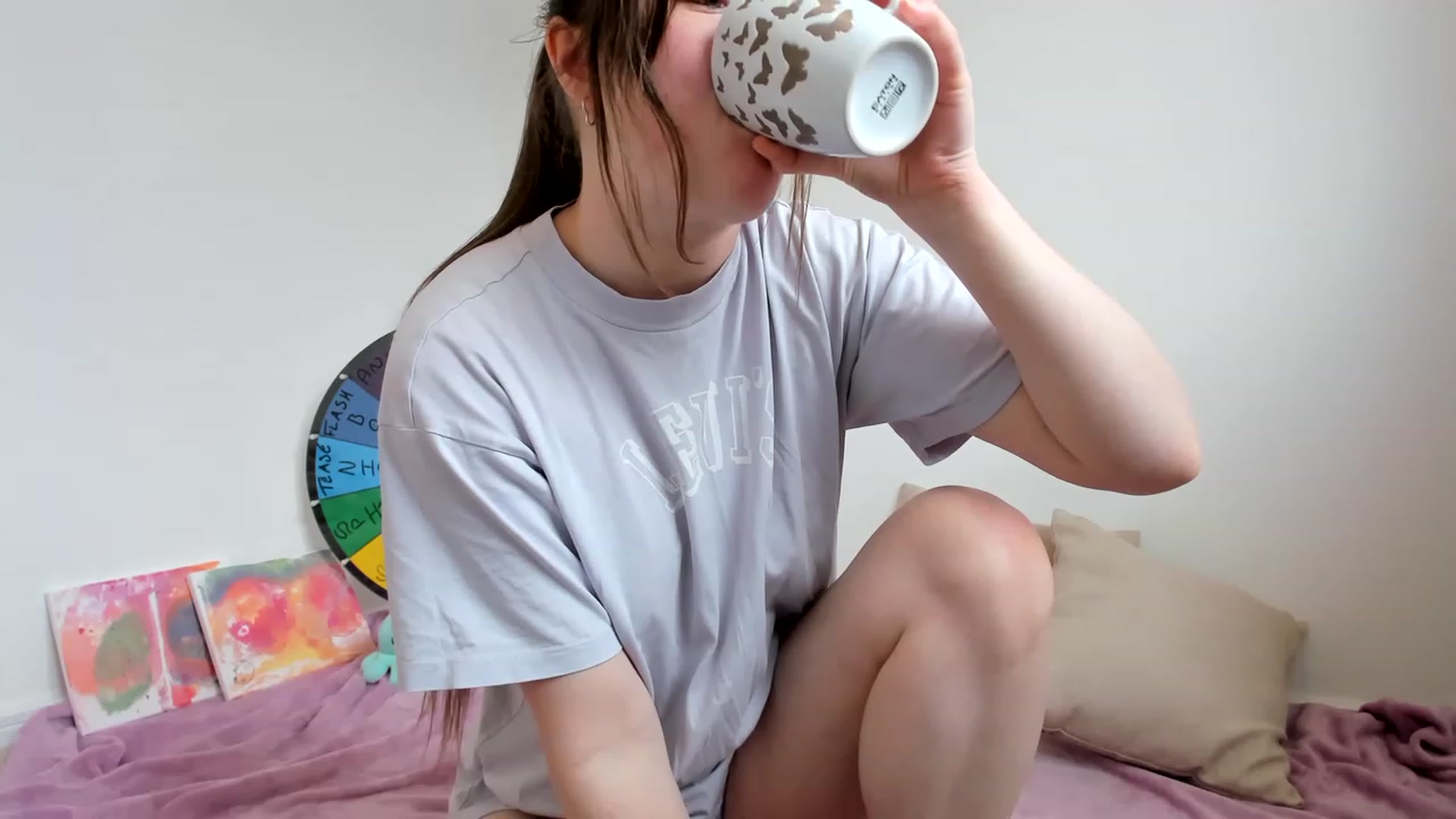 Gallery image thumbnail from JessieBear_'s myfreecams stream on, 05/02/2023, 13:50 image 2 of 20