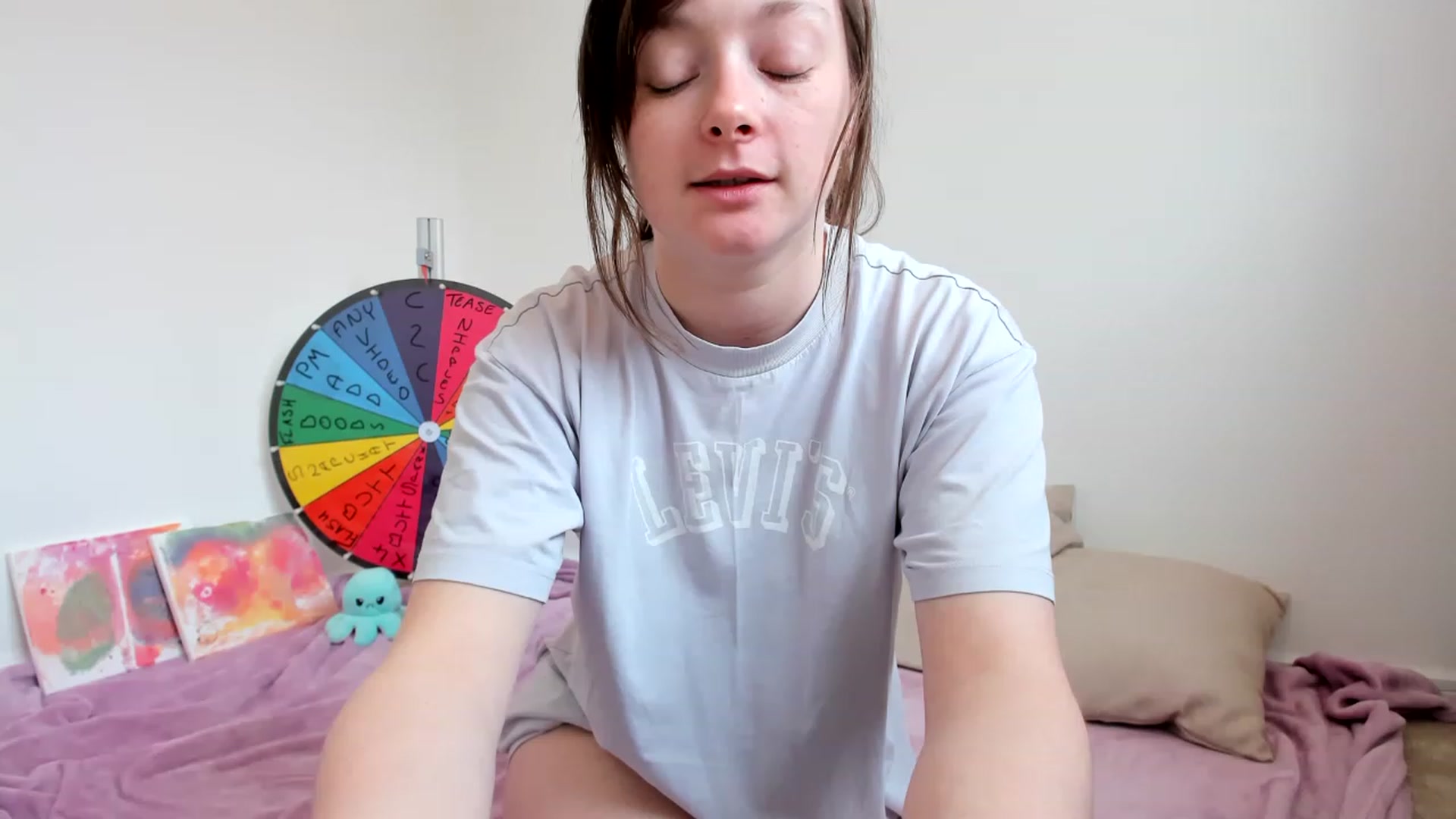 Gallery image thumbnail from JessieBear_'s myfreecams stream on, 05/02/2023, 17:23 image 8 of 20