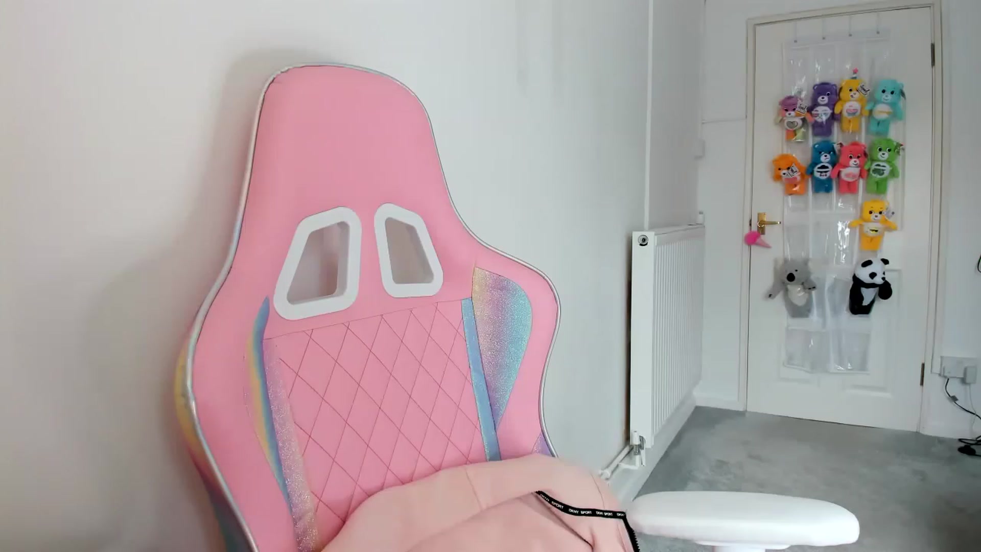 Gallery image thumbnail from JessieBear_'s myfreecams stream on, 05/09/2023, 10:20 image 6 of 20