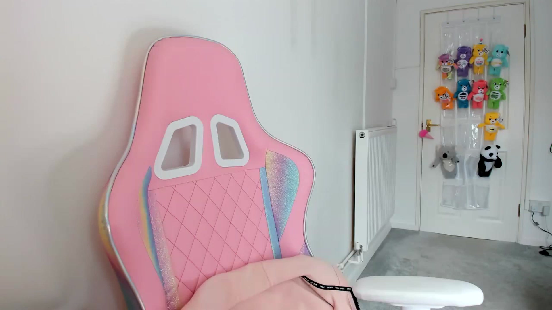 Gallery image thumbnail from JessieBear_'s myfreecams stream on, 05/09/2023, 10:20 image 7 of 20