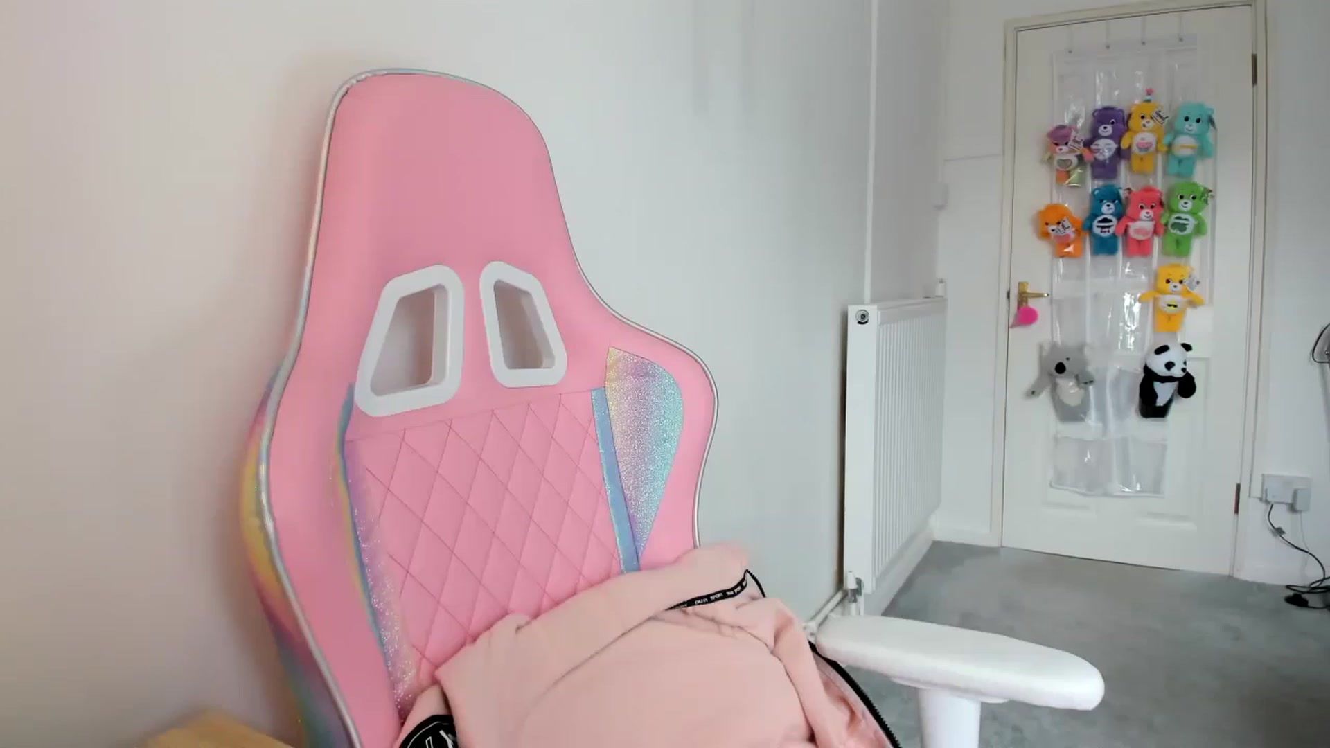 Gallery image thumbnail from JessieBear_'s myfreecams stream on, 05/09/2023, 12:59 image 12 of 20
