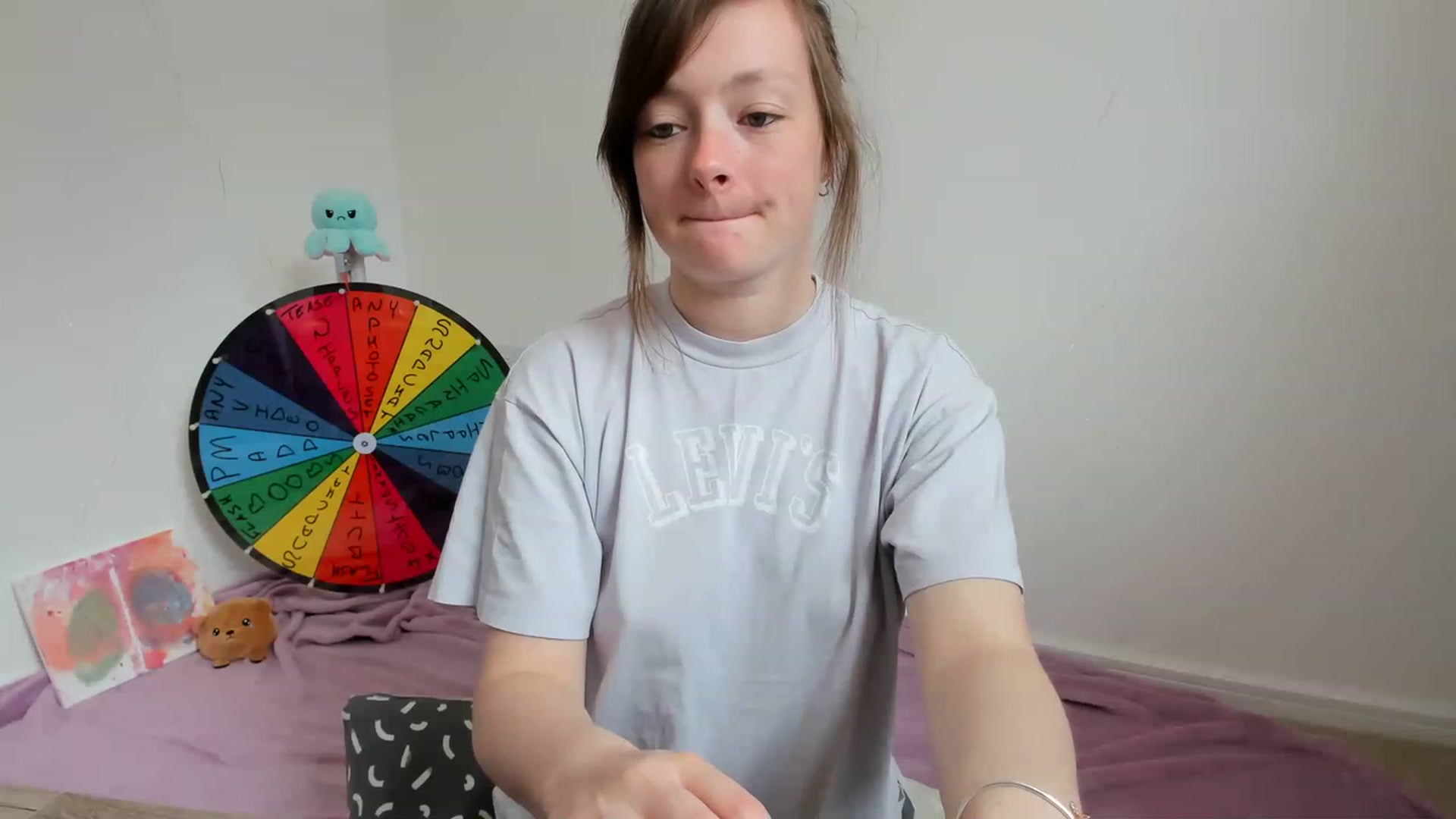 Gallery image thumbnail from JessieBear_'s myfreecams stream on, 05/30/2023, 11:32 image 4 of 20