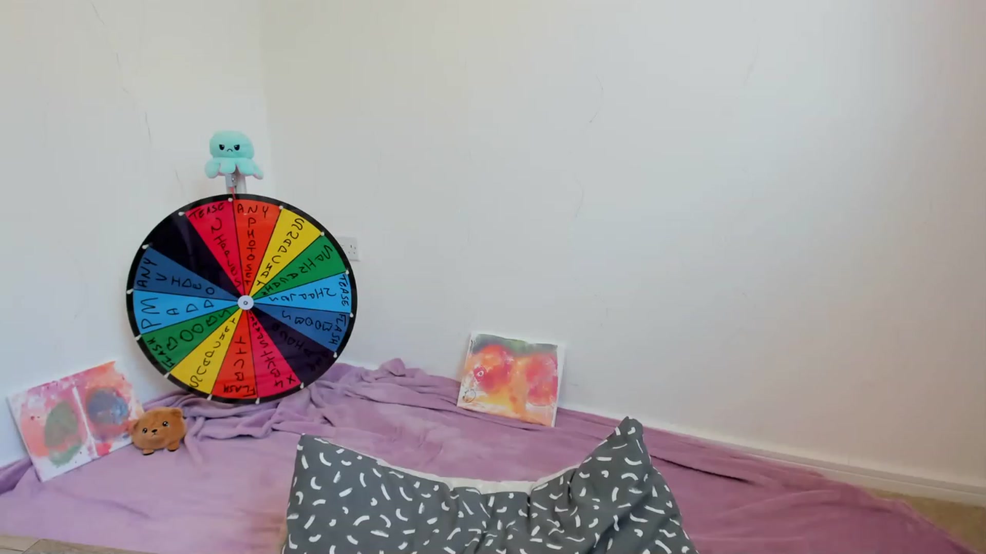 Gallery image thumbnail from JessieBear_'s myfreecams stream on, 05/30/2023, 16:35 image 3 of 20