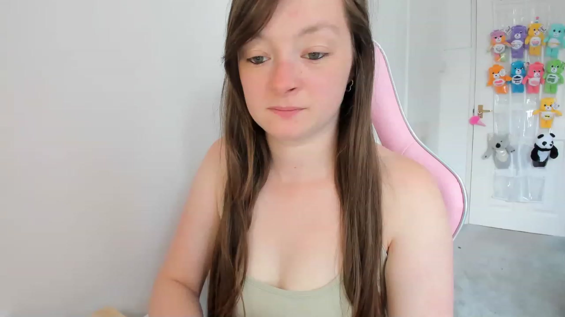 Gallery image thumbnail from JessieBear_'s myfreecams stream on, 06/06/2023, 10:47 image 14 of 20