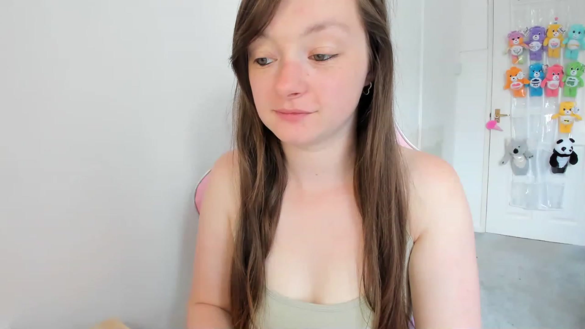 Gallery image thumbnail from JessieBear_'s myfreecams stream on, 06/06/2023, 10:47 image 16 of 20