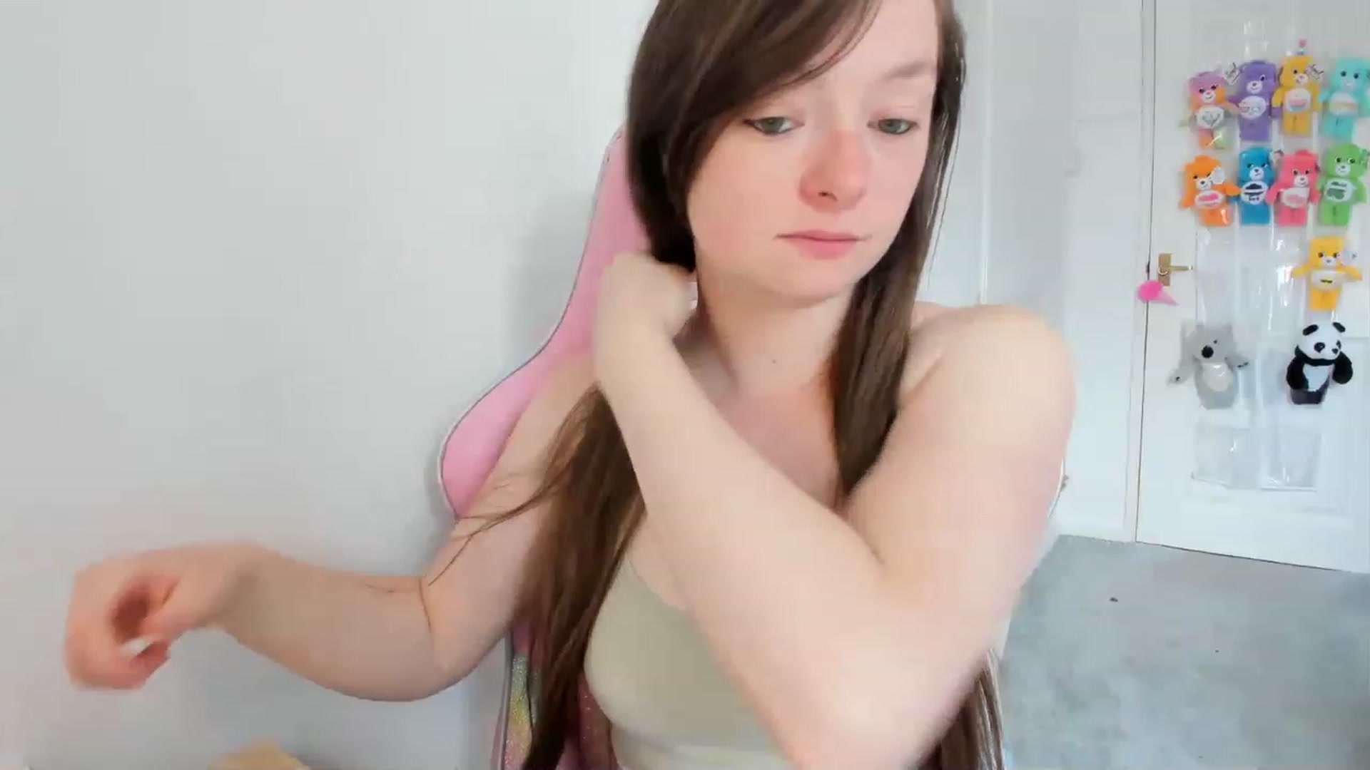 Gallery image thumbnail from JessieBear_'s myfreecams stream on, 06/06/2023, 10:47 image 1 of 20