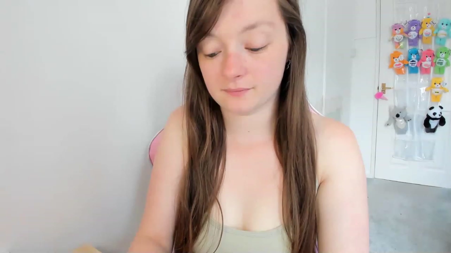 Gallery image thumbnail from JessieBear_'s myfreecams stream on, 06/06/2023, 10:47 image 13 of 20