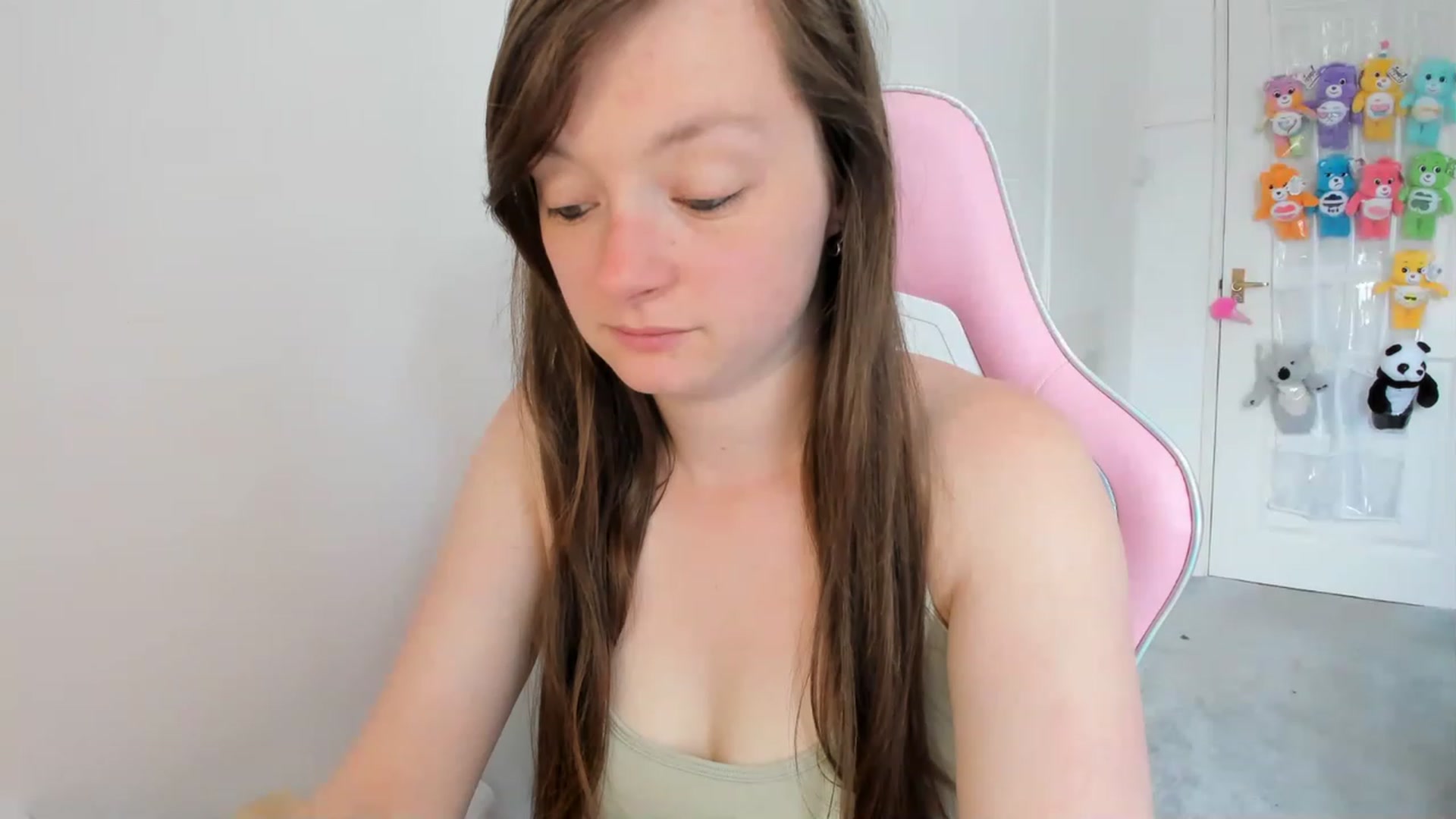 Gallery image thumbnail from JessieBear_'s myfreecams stream on, 06/06/2023, 10:47 image 15 of 20