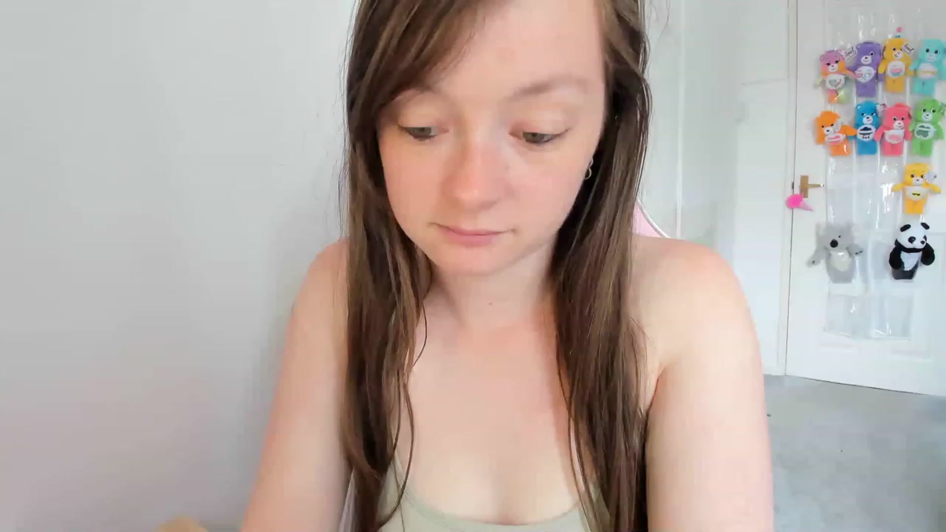 Gallery image thumbnail from JessieBear_'s myfreecams stream on, 06/06/2023, 13:35 image 12 of 20