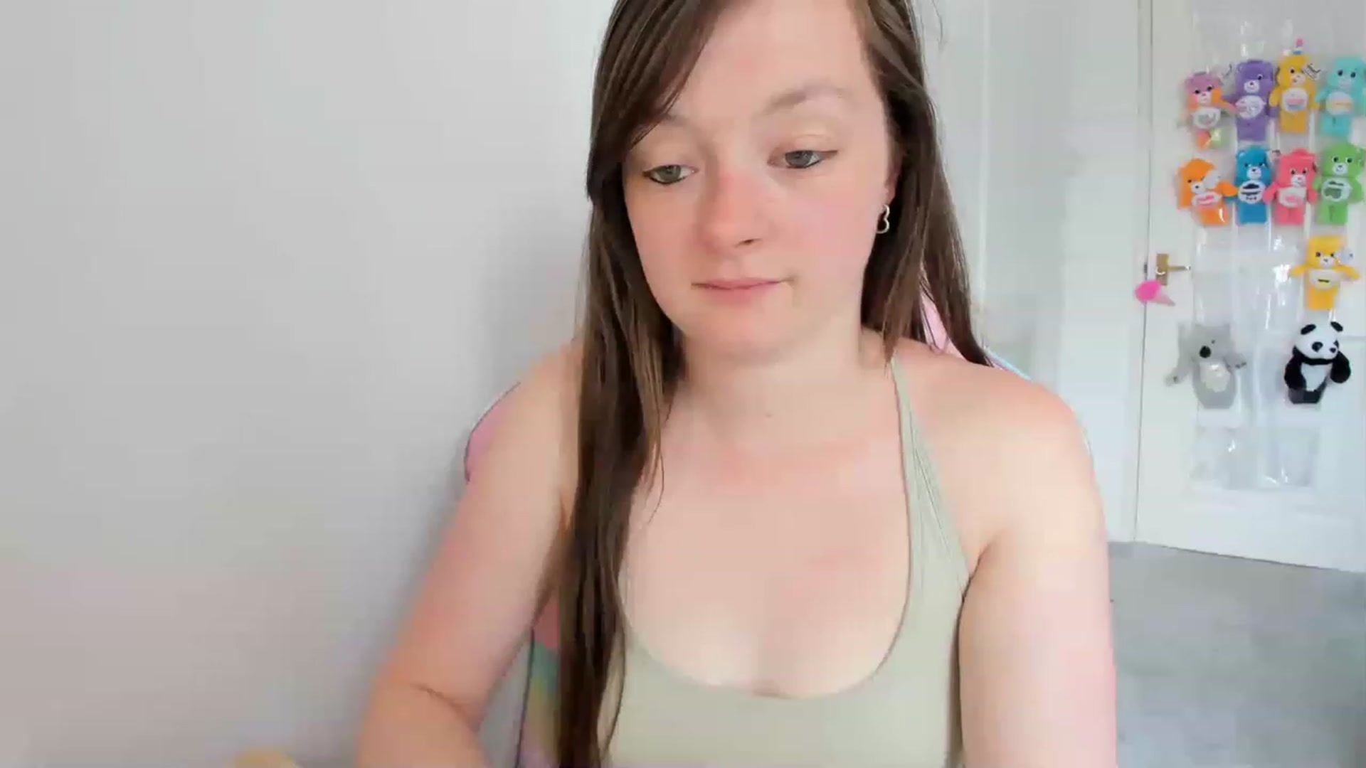 Gallery image thumbnail from JessieBear_'s myfreecams stream on, 06/06/2023, 13:35 image 5 of 20