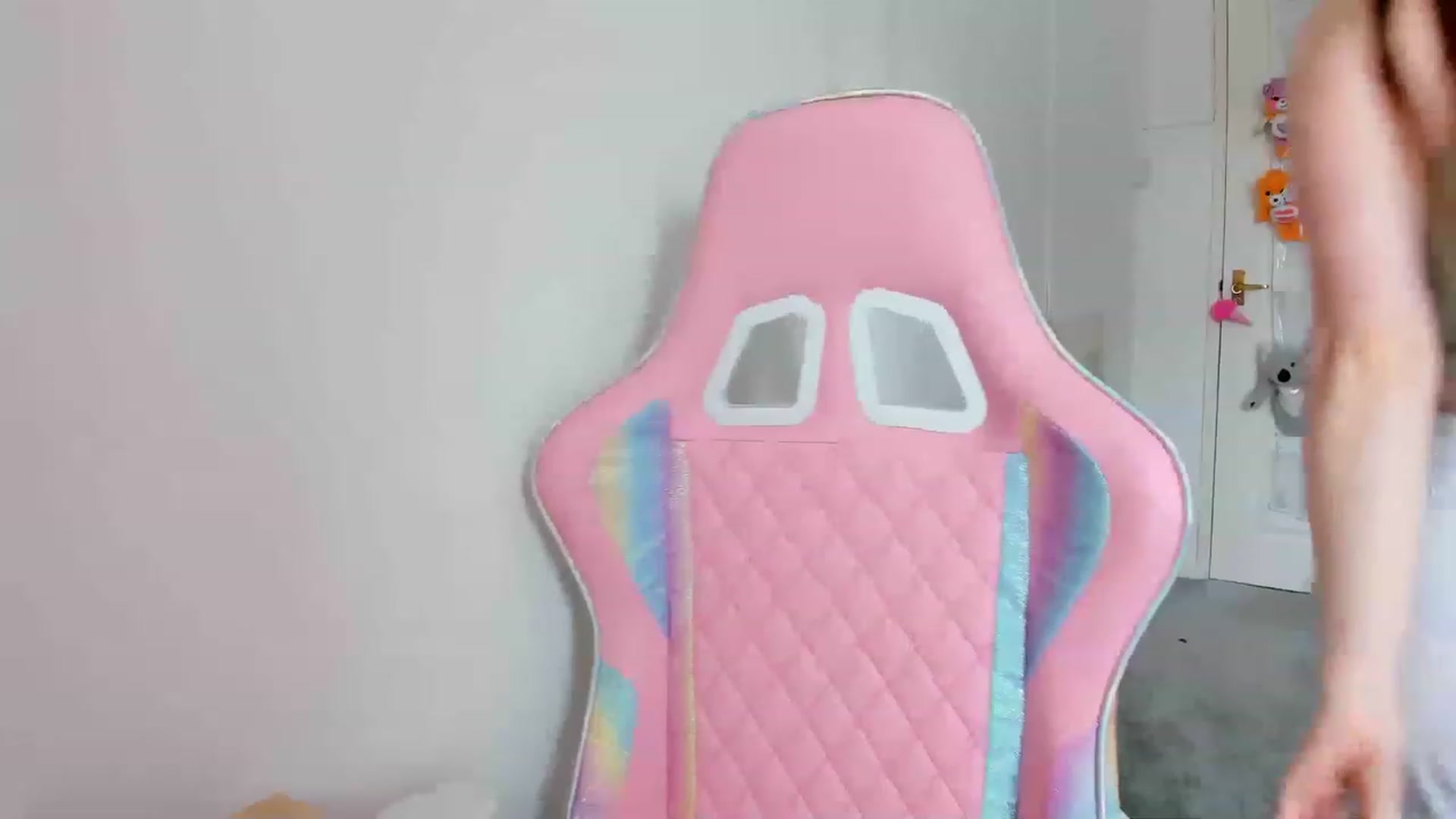 Gallery image thumbnail from JessieBear_'s myfreecams stream on, 06/06/2023, 13:35 image 11 of 20