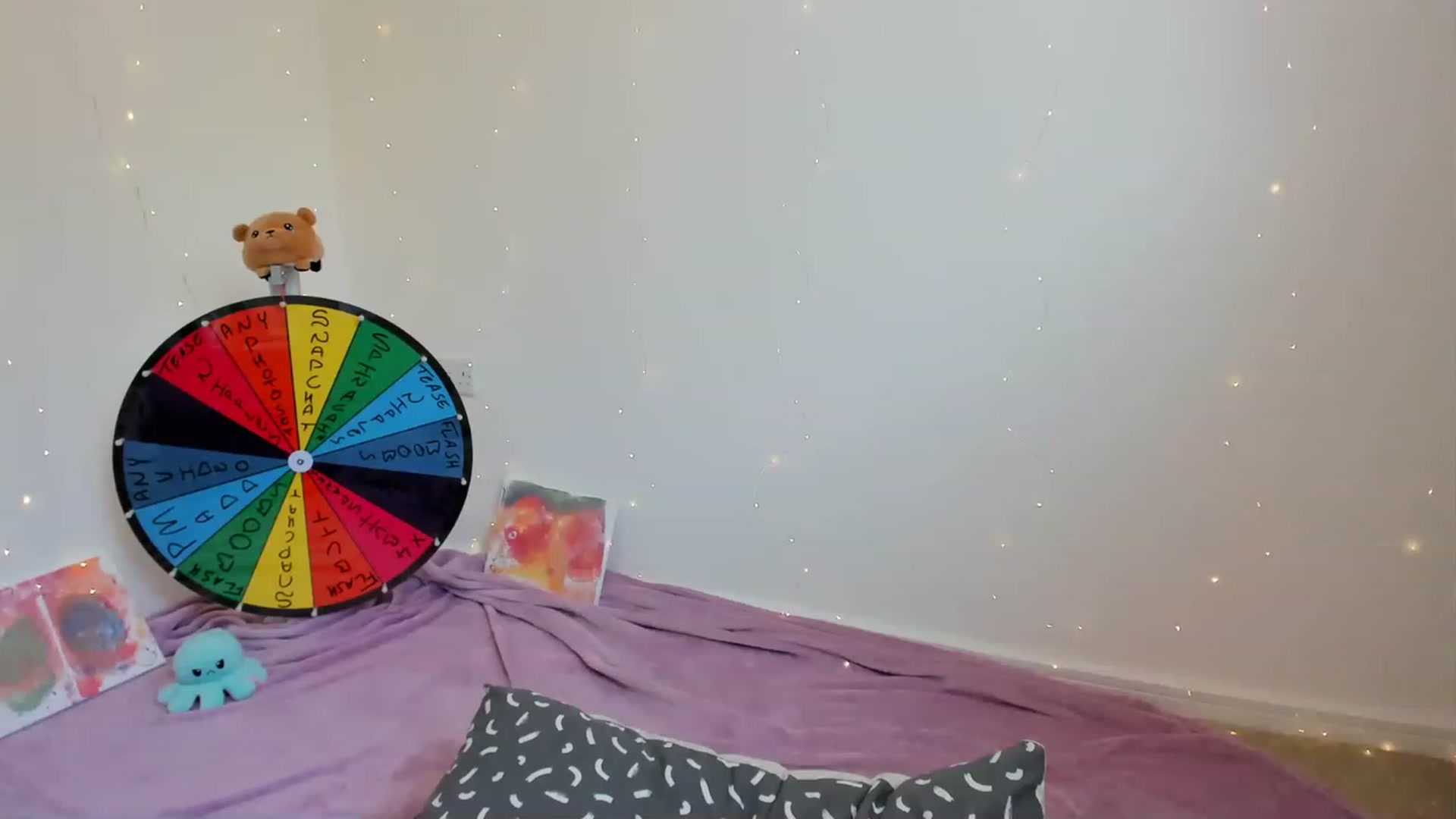 Gallery image thumbnail from JessieBear_'s myfreecams stream on, 06/09/2023, 14:33 image 4 of 20