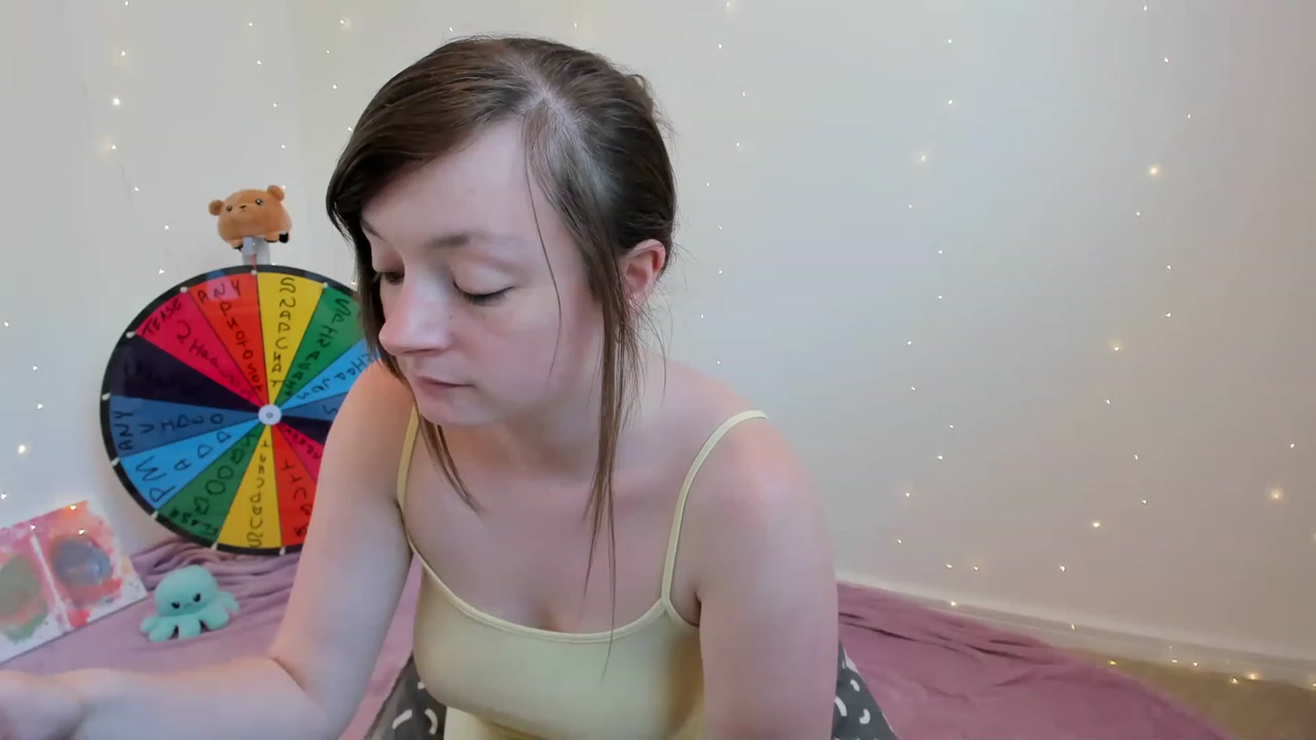 Gallery image thumbnail from JessieBear_'s myfreecams stream on, 06/09/2023, 15:52 image 18 of 20
