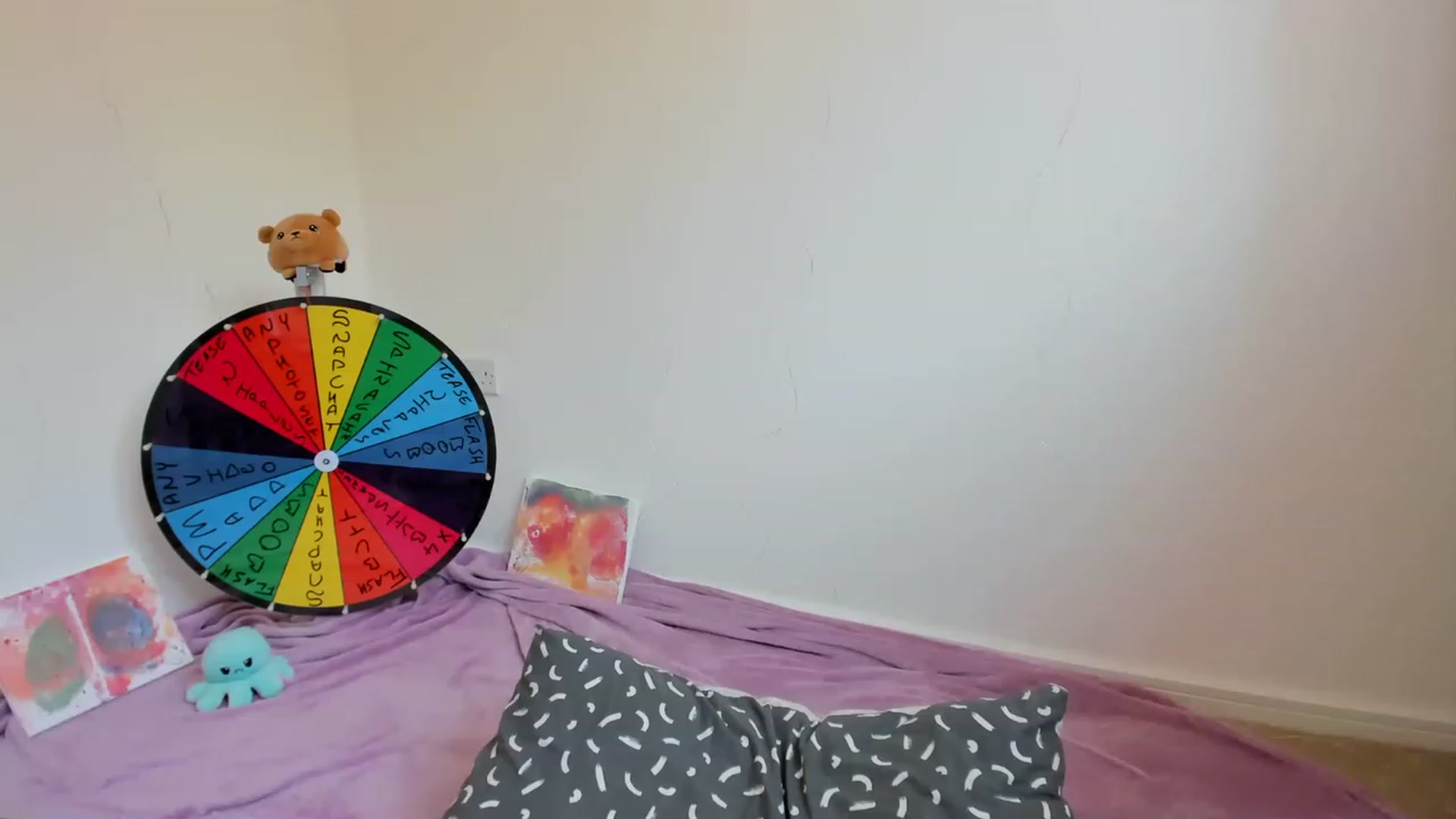 Gallery image thumbnail from JessieBear_'s myfreecams stream on, 06/13/2023, 13:12 image 12 of 20