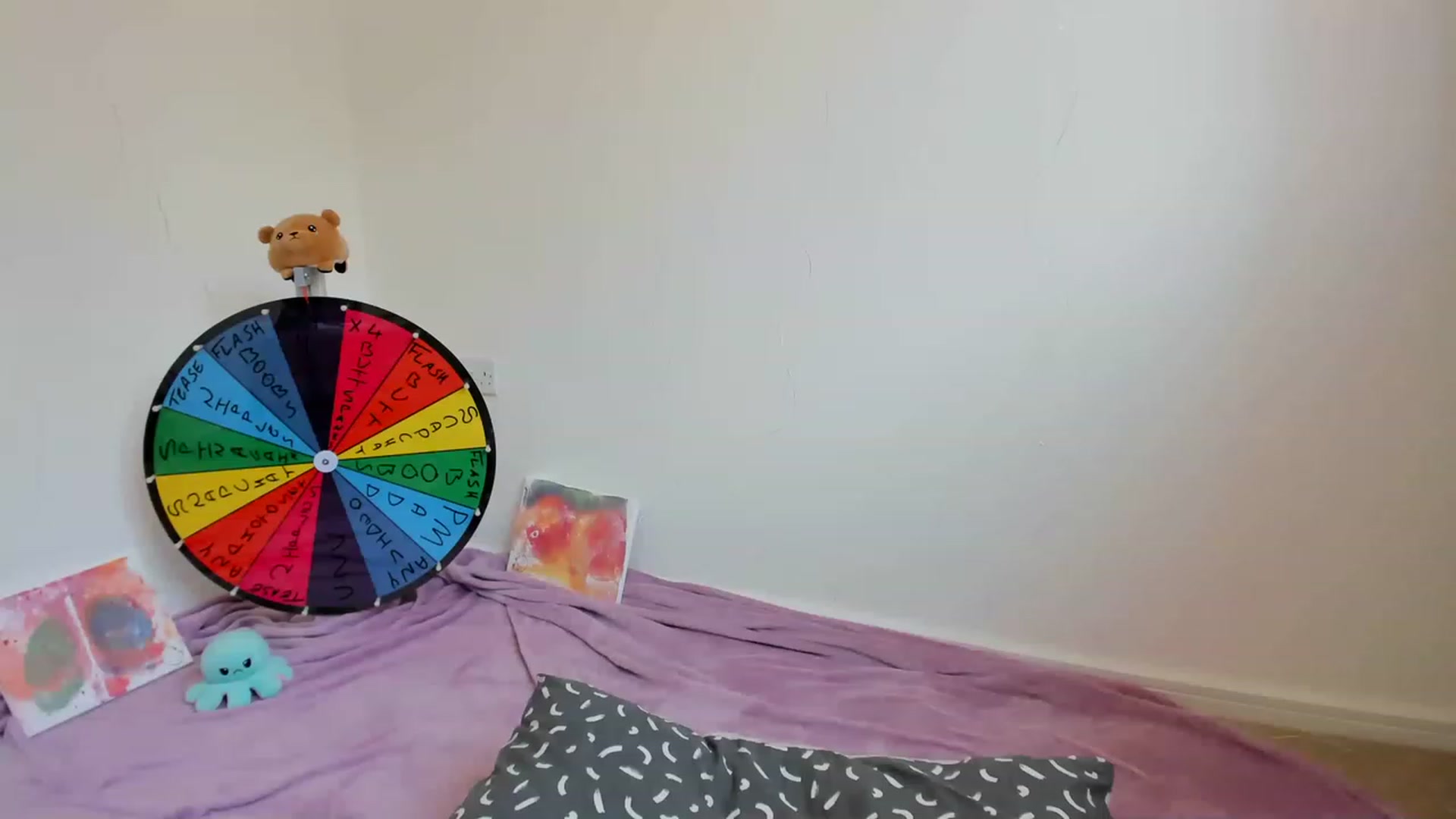 Gallery image thumbnail from JessieBear_'s myfreecams stream on, 06/13/2023, 13:59 image 6 of 20