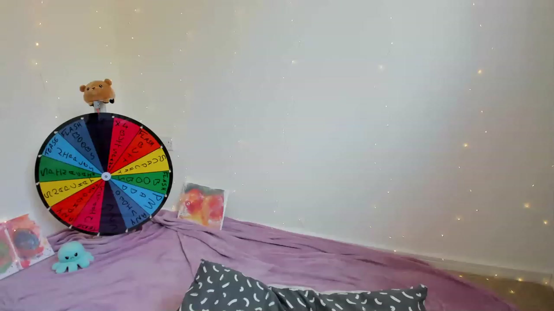 Gallery image thumbnail from JessieBear_'s myfreecams stream on, 06/14/2023, 13:43 image 17 of 20