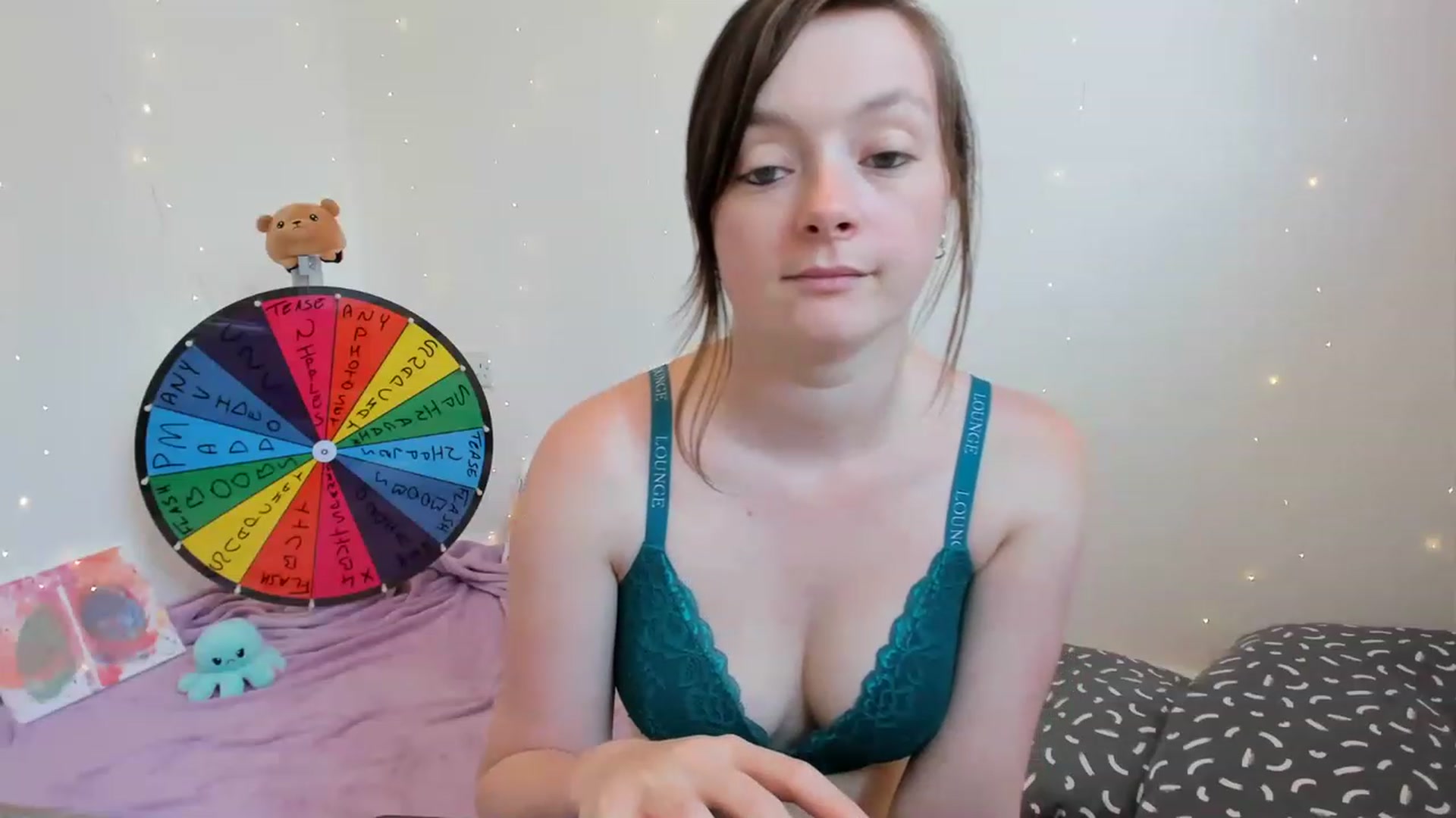 Gallery image thumbnail from JessieBear_'s myfreecams stream on, 06/21/2023, 14:34 image 16 of 20