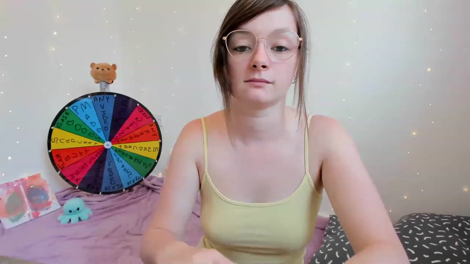 Gallery image thumbnail from JessieBear_'s myfreecams stream on, 06/22/2023, 15:46 image 4 of 20