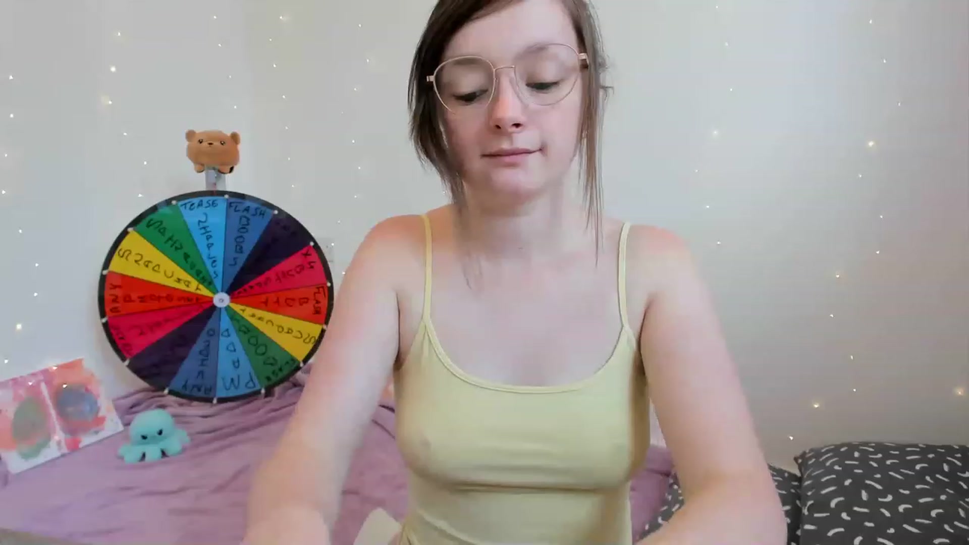 Gallery image thumbnail from JessieBear_'s myfreecams stream on, 06/22/2023, 15:46 image 6 of 20