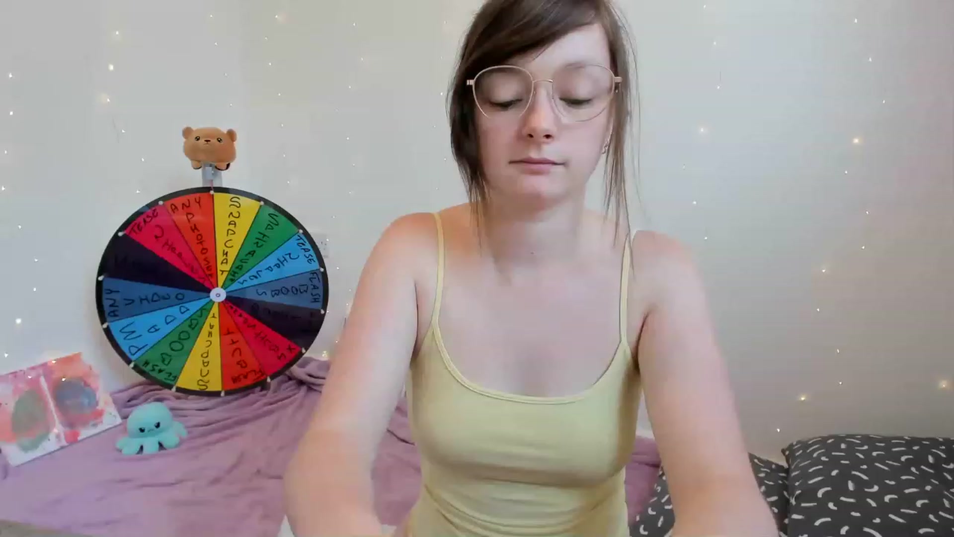 Gallery image thumbnail from JessieBear_'s myfreecams stream on, 06/22/2023, 15:46 image 12 of 20