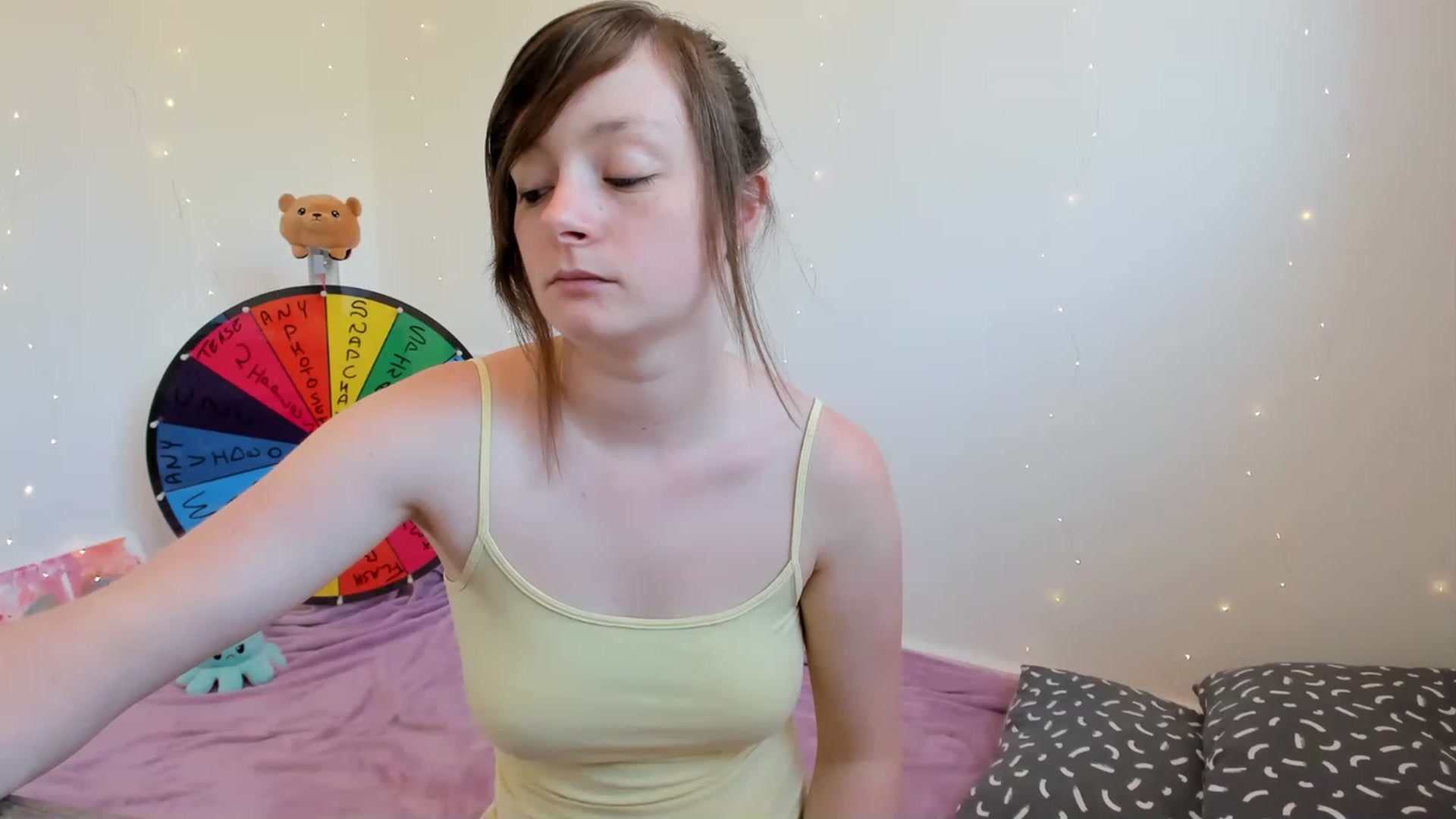 Gallery image thumbnail from JessieBear_'s myfreecams stream on, 06/22/2023, 16:19 image 8 of 20