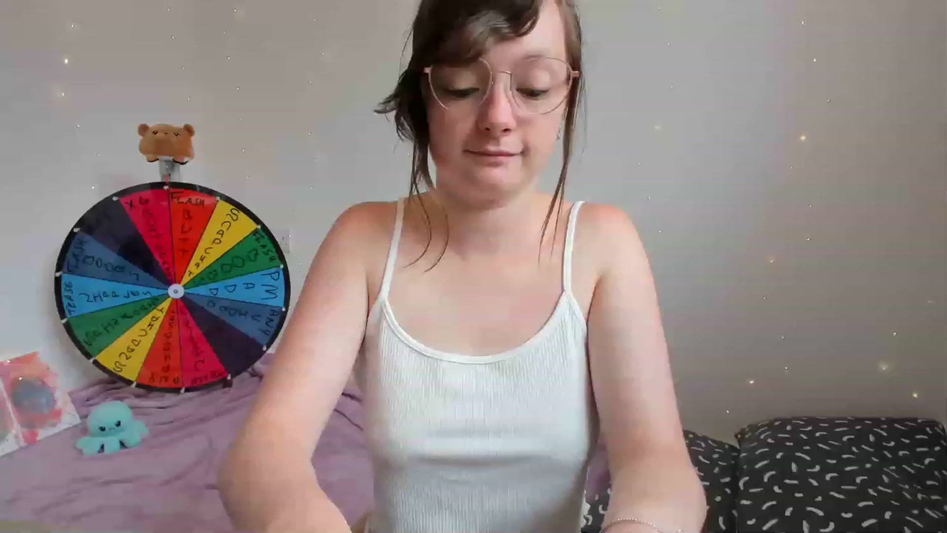 Gallery image thumbnail from JessieBear_'s myfreecams stream on, 06/28/2023, 14:41 image 4 of 20