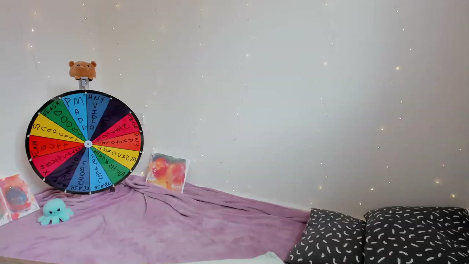 Gallery image thumbnail from JessieBear_'s myfreecams stream on, 06/28/2023, 14:41 image 12 of 20