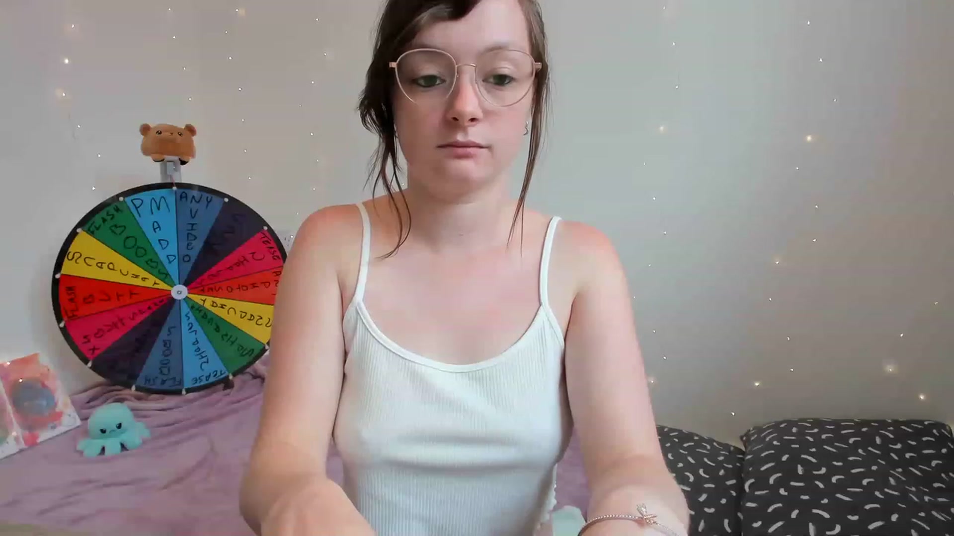 Gallery image thumbnail from JessieBear_'s myfreecams stream on, 06/28/2023, 14:41 image 19 of 20