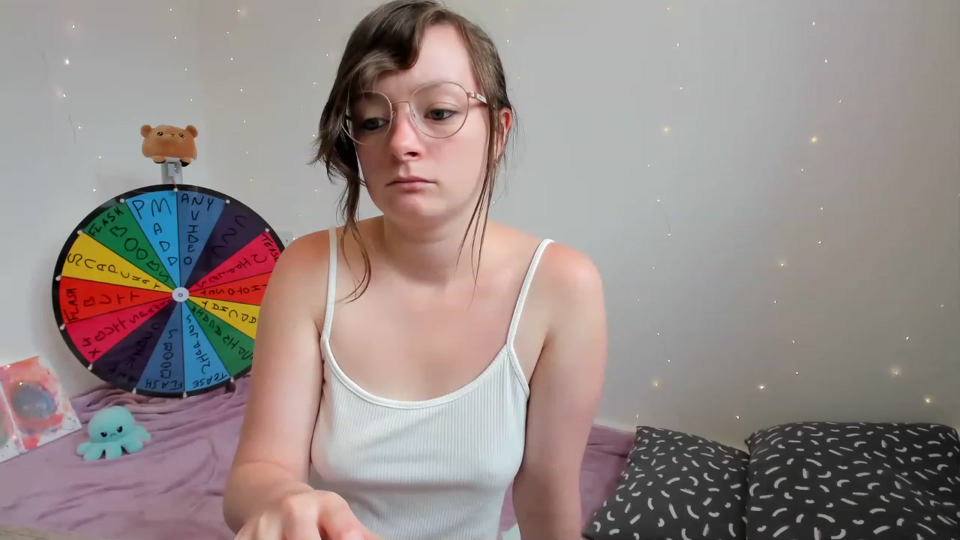 Gallery image thumbnail from JessieBear_'s myfreecams stream on, 06/28/2023, 14:41 image 8 of 20