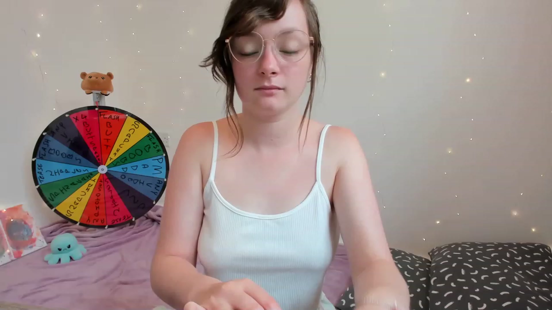 Gallery image thumbnail from JessieBear_'s myfreecams stream on, 06/28/2023, 14:41 image 3 of 20
