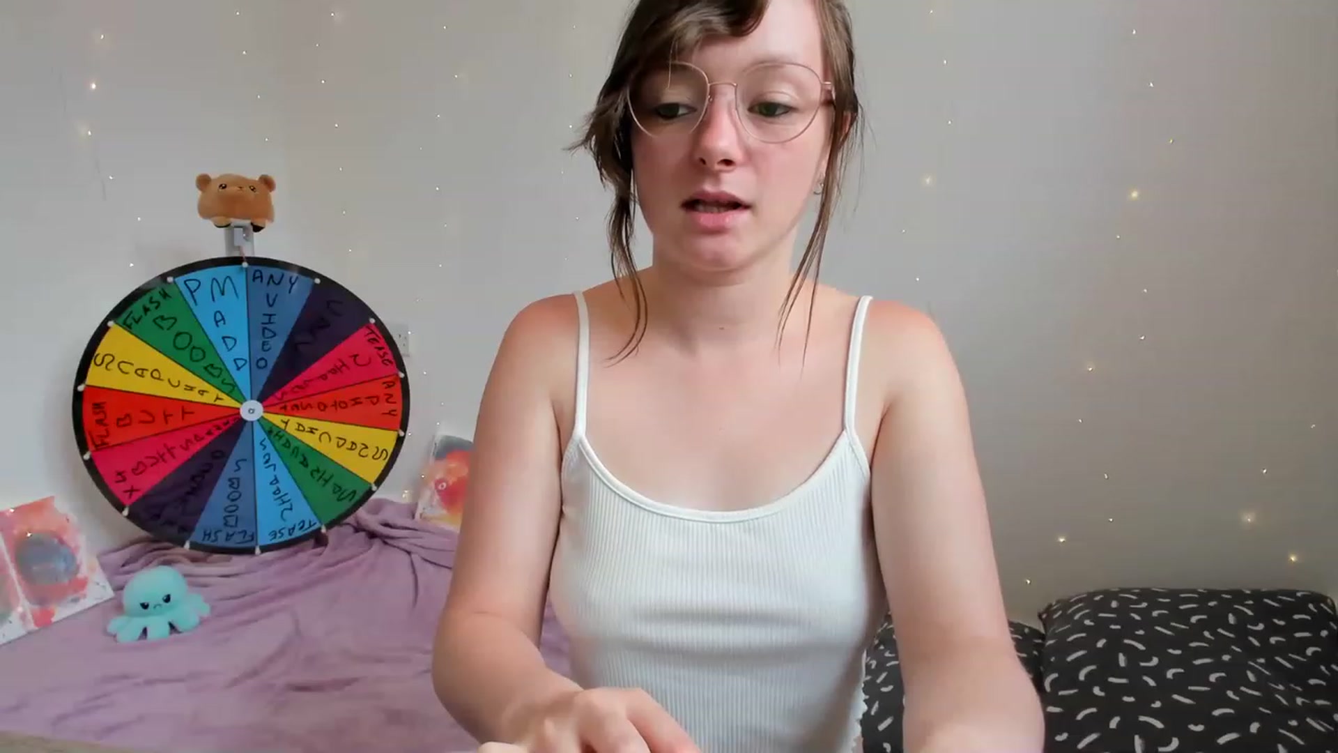Gallery image thumbnail from JessieBear_'s myfreecams stream on, 06/28/2023, 14:41 image 6 of 20