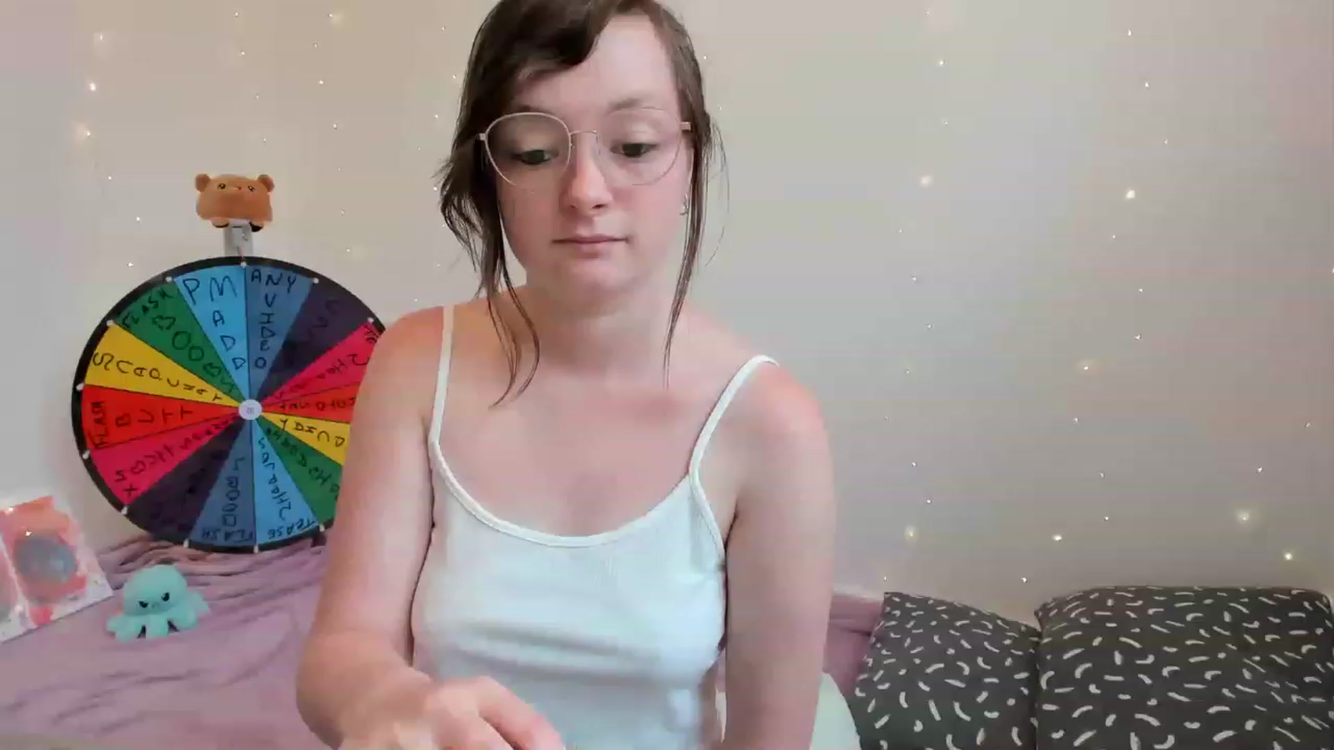 Gallery image thumbnail from JessieBear_'s myfreecams stream on, 06/28/2023, 16:27 image 12 of 20
