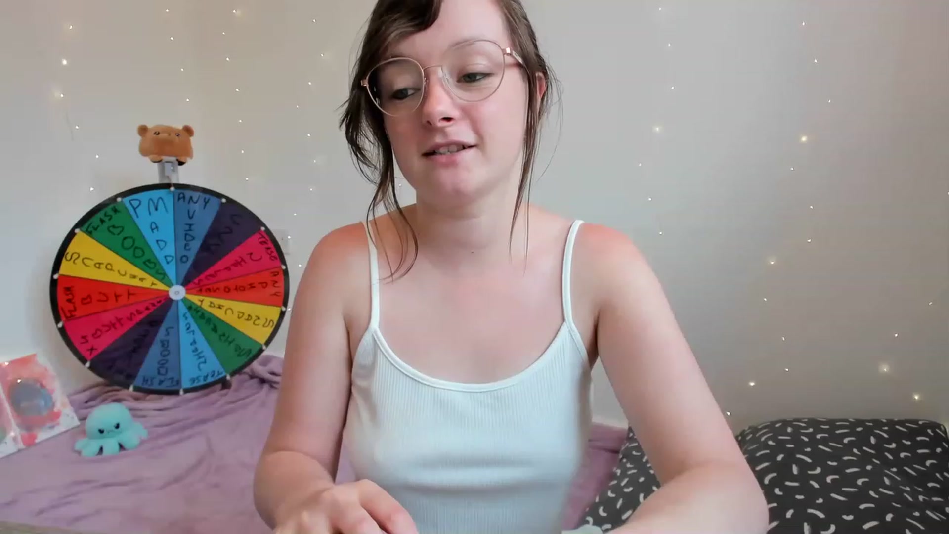 Gallery image thumbnail from JessieBear_'s myfreecams stream on, 06/28/2023, 16:27 image 8 of 20