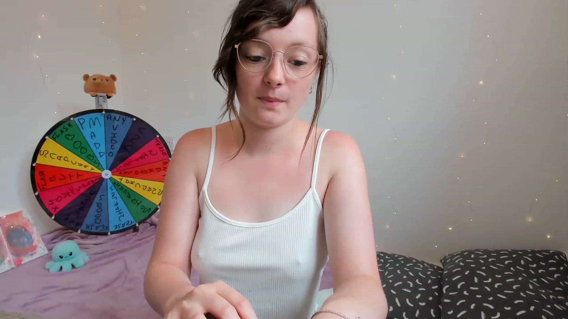 Gallery image thumbnail from JessieBear_'s myfreecams stream on, 06/28/2023, 16:27 image 1 of 20