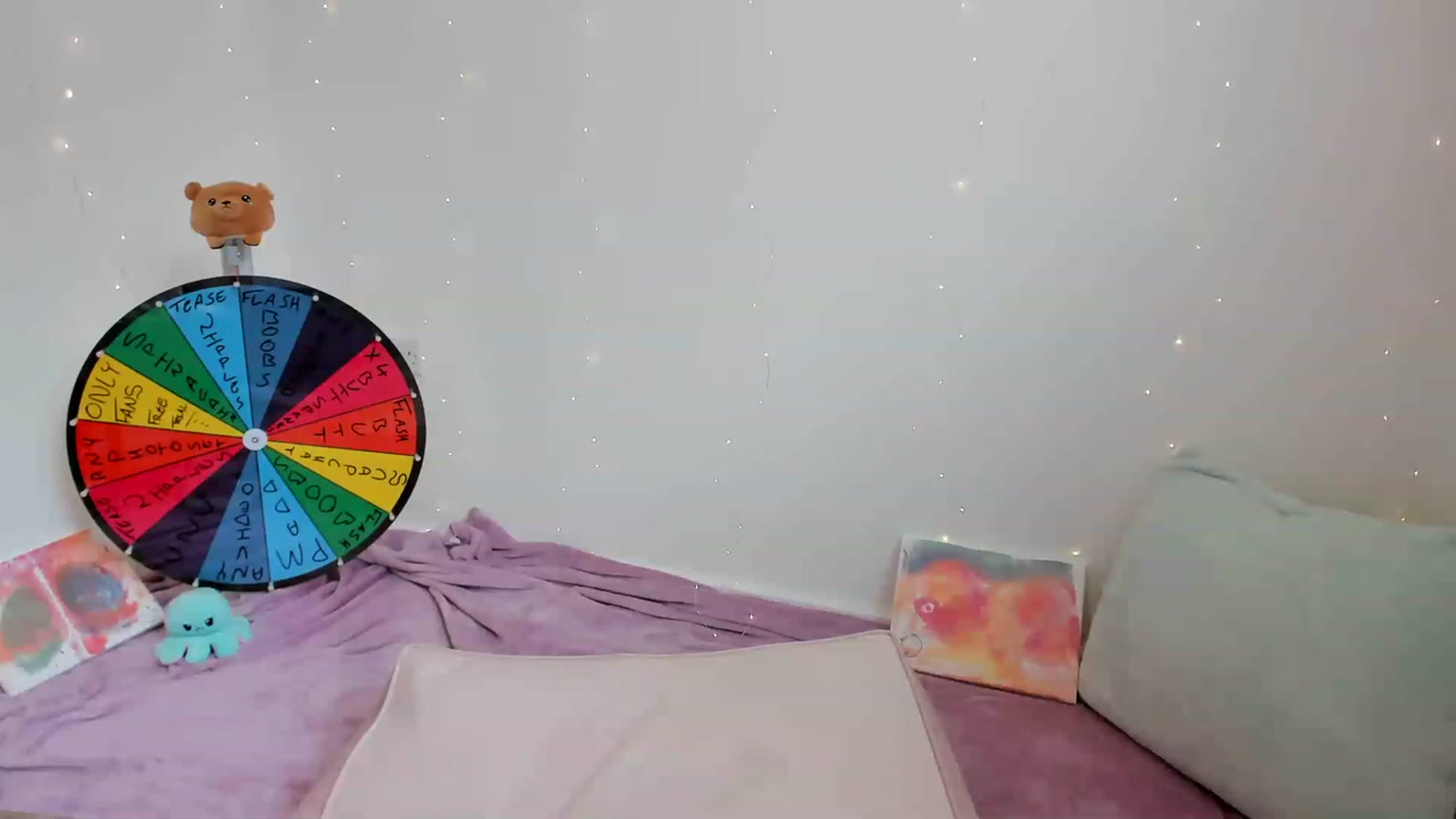 Gallery image thumbnail from JessieBear_'s myfreecams stream on, 07/26/2023, 15:34 image 15 of 20