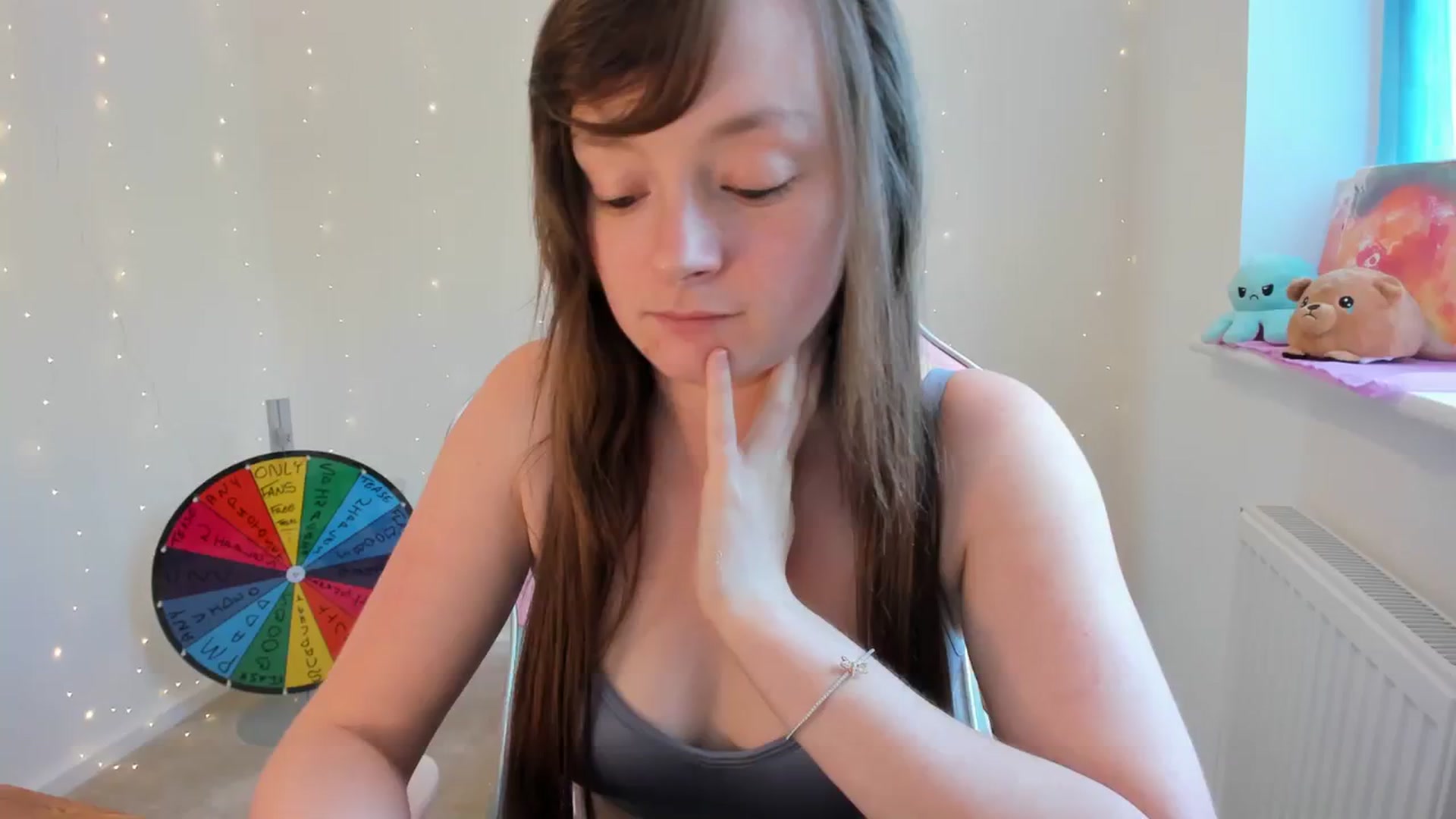 Gallery image thumbnail from JessieBear_'s myfreecams stream on, 08/08/2023, 17:20 image 2 of 20