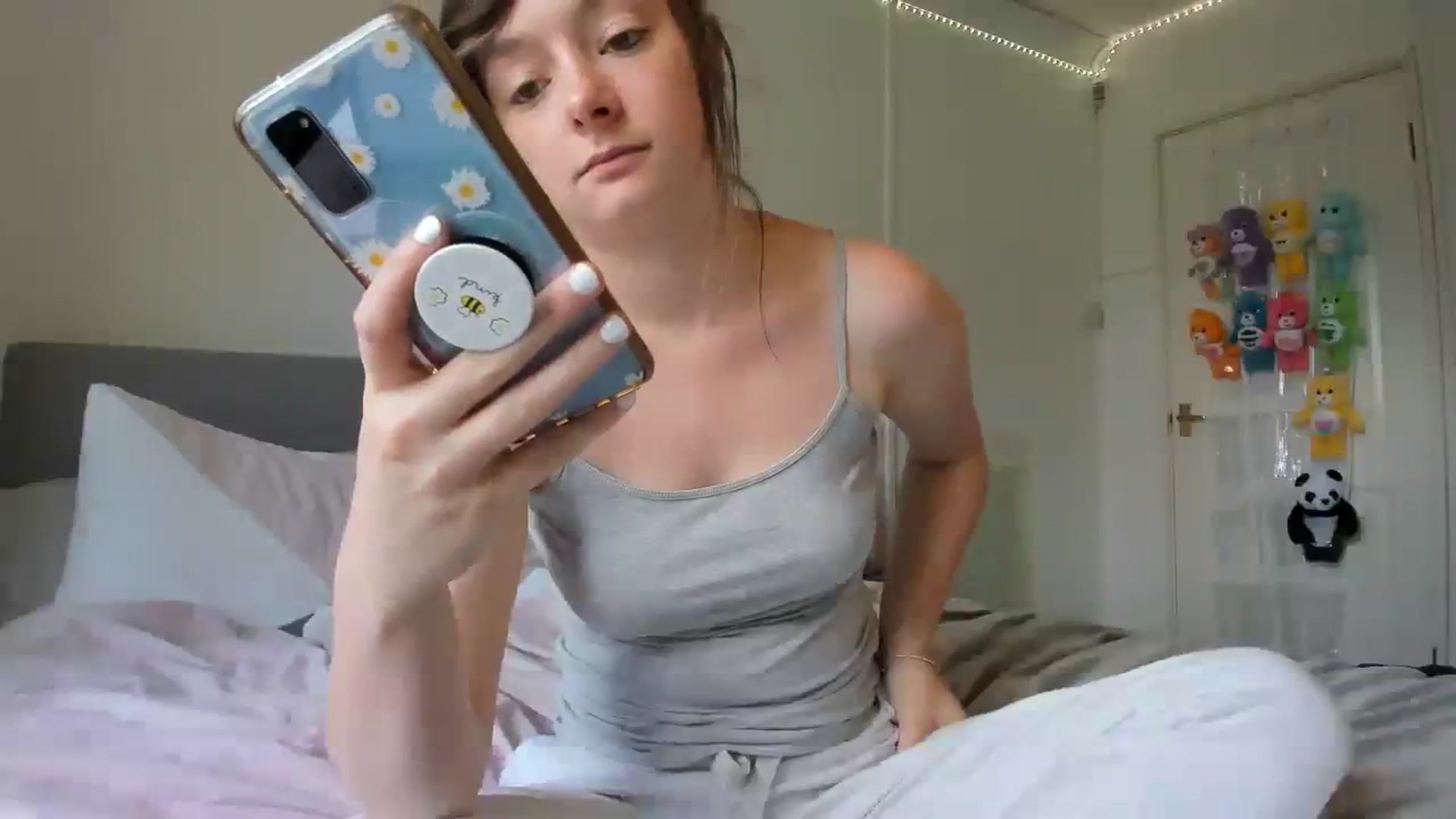 Gallery image thumbnail from JessieBear_'s myfreecams stream on, 08/17/2023, 15:24 image 5 of 20
