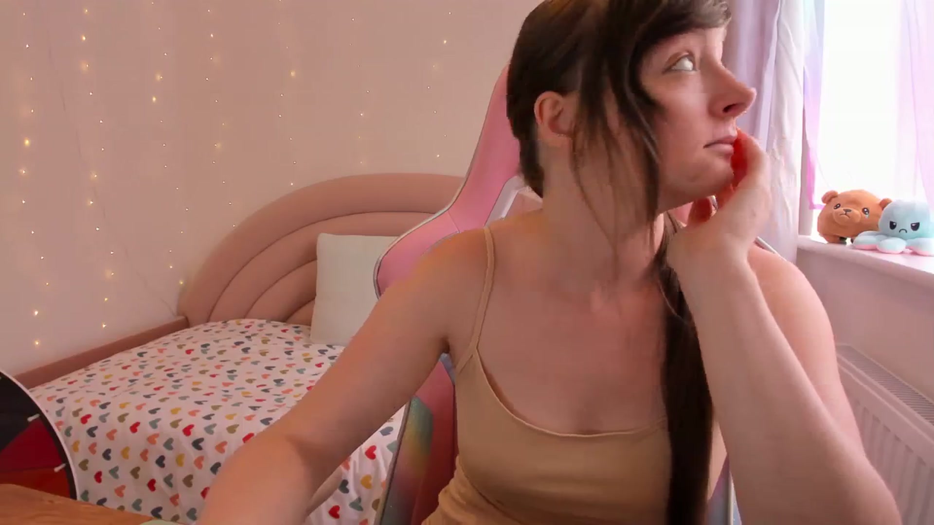 Gallery image thumbnail from JessieBear_'s myfreecams stream on, 08/22/2023, 14:11 image 12 of 20