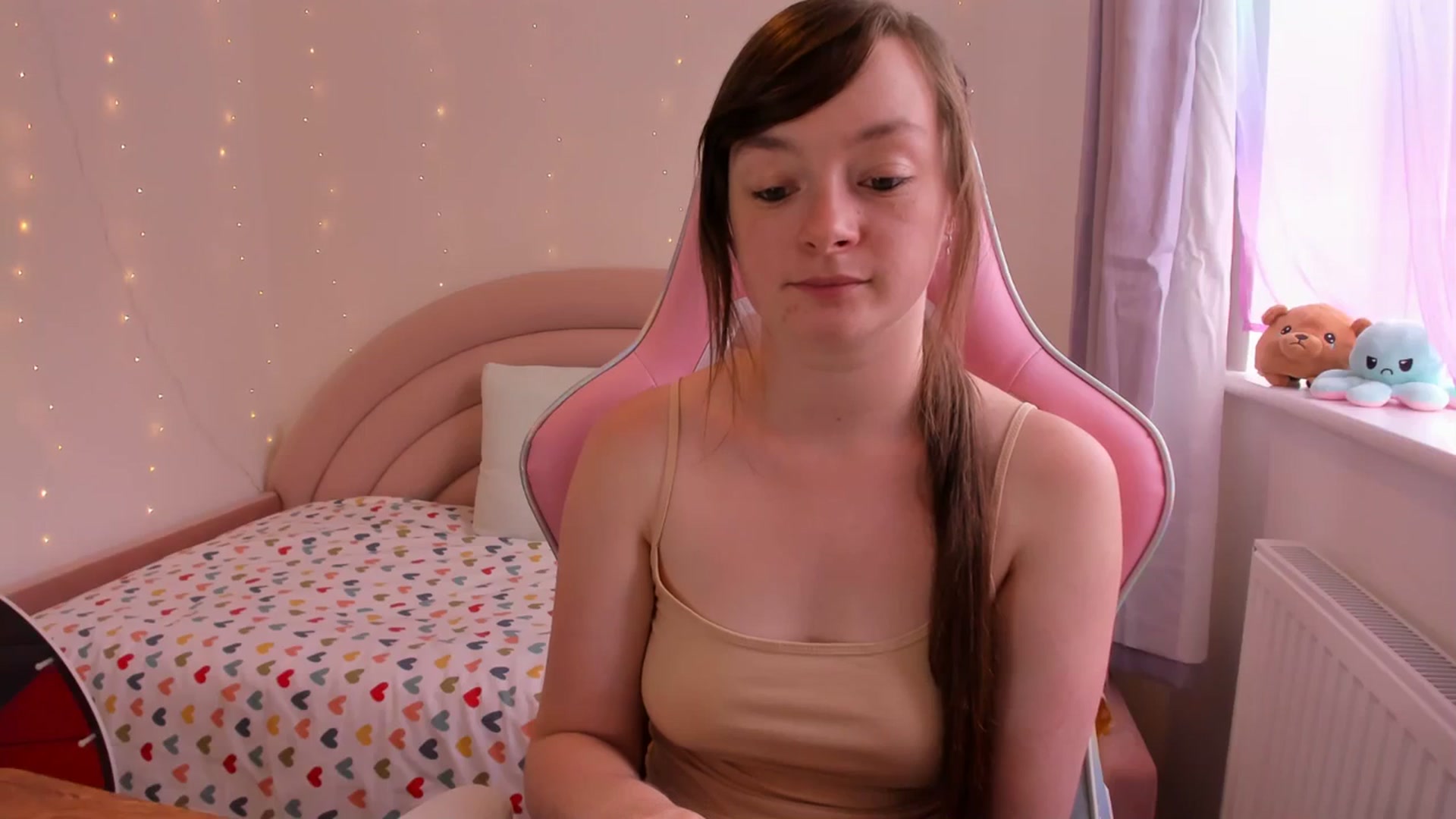 Gallery image thumbnail from JessieBear_'s myfreecams stream on, 08/22/2023, 14:11 image 5 of 20