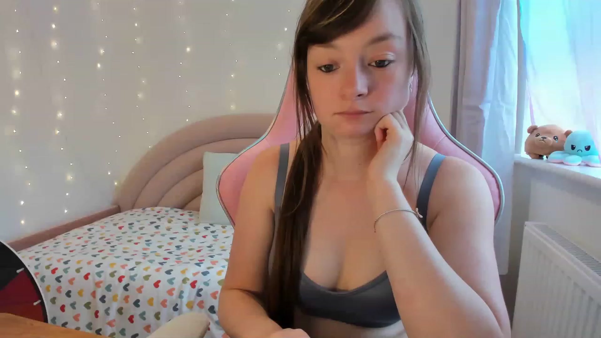 Gallery image thumbnail from JessieBear_'s myfreecams stream on, 08/23/2023, 14:30 image 2 of 20