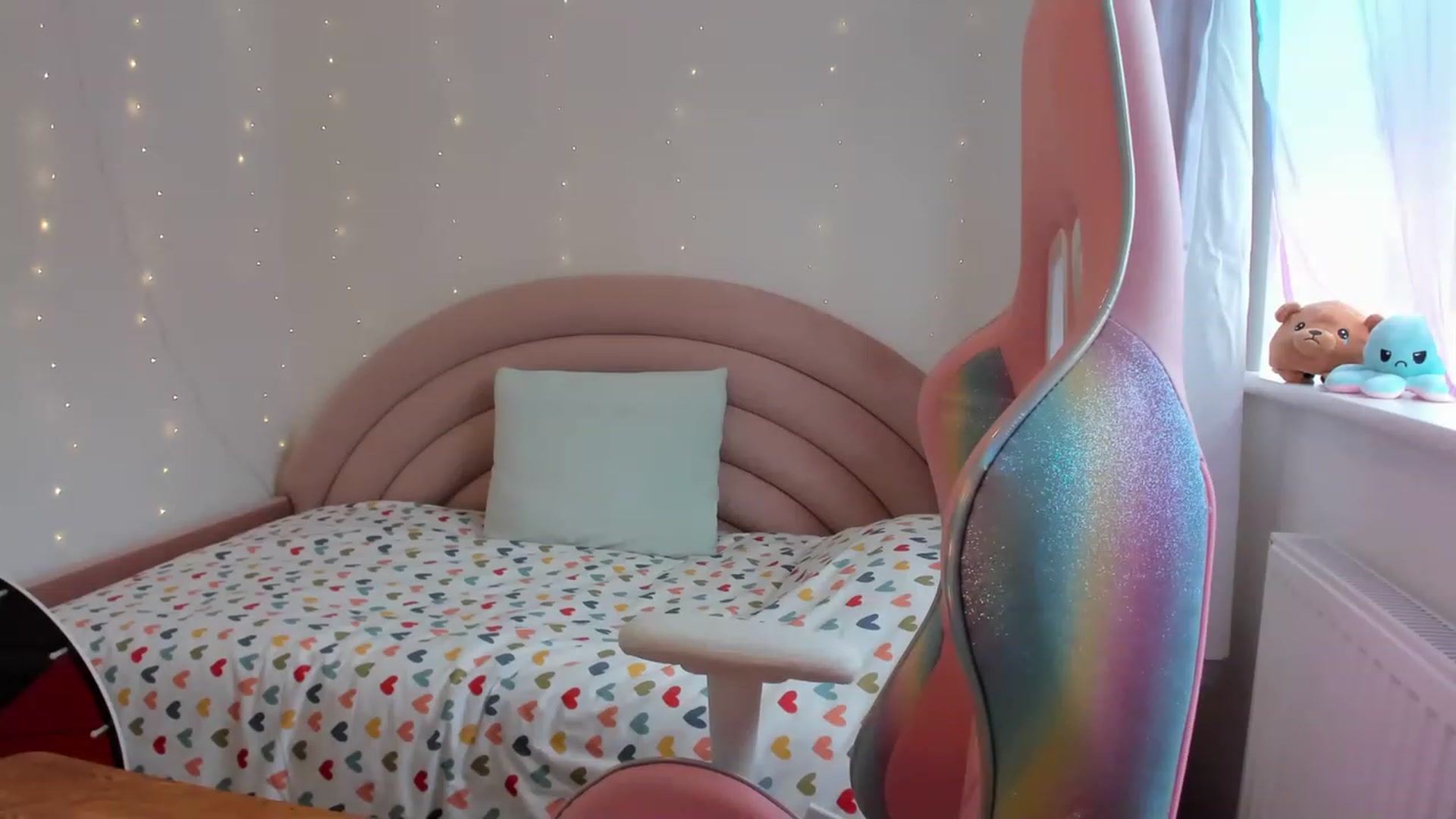 Gallery image thumbnail from JessieBear_'s myfreecams stream on, 08/23/2023, 14:30 image 14 of 20